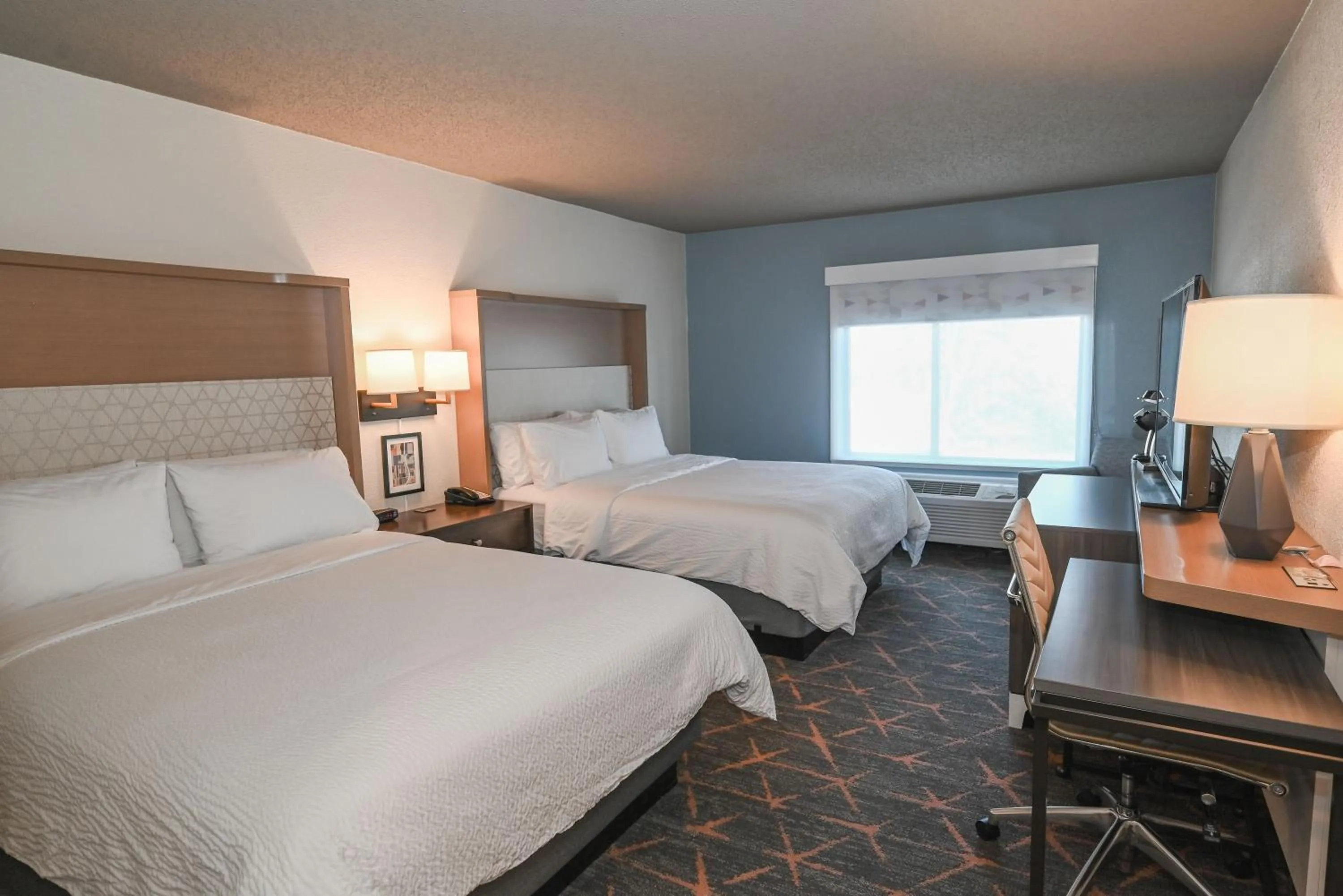 Bedroom, Bed in Holiday Inn Cleveland-Mayfield by IHG