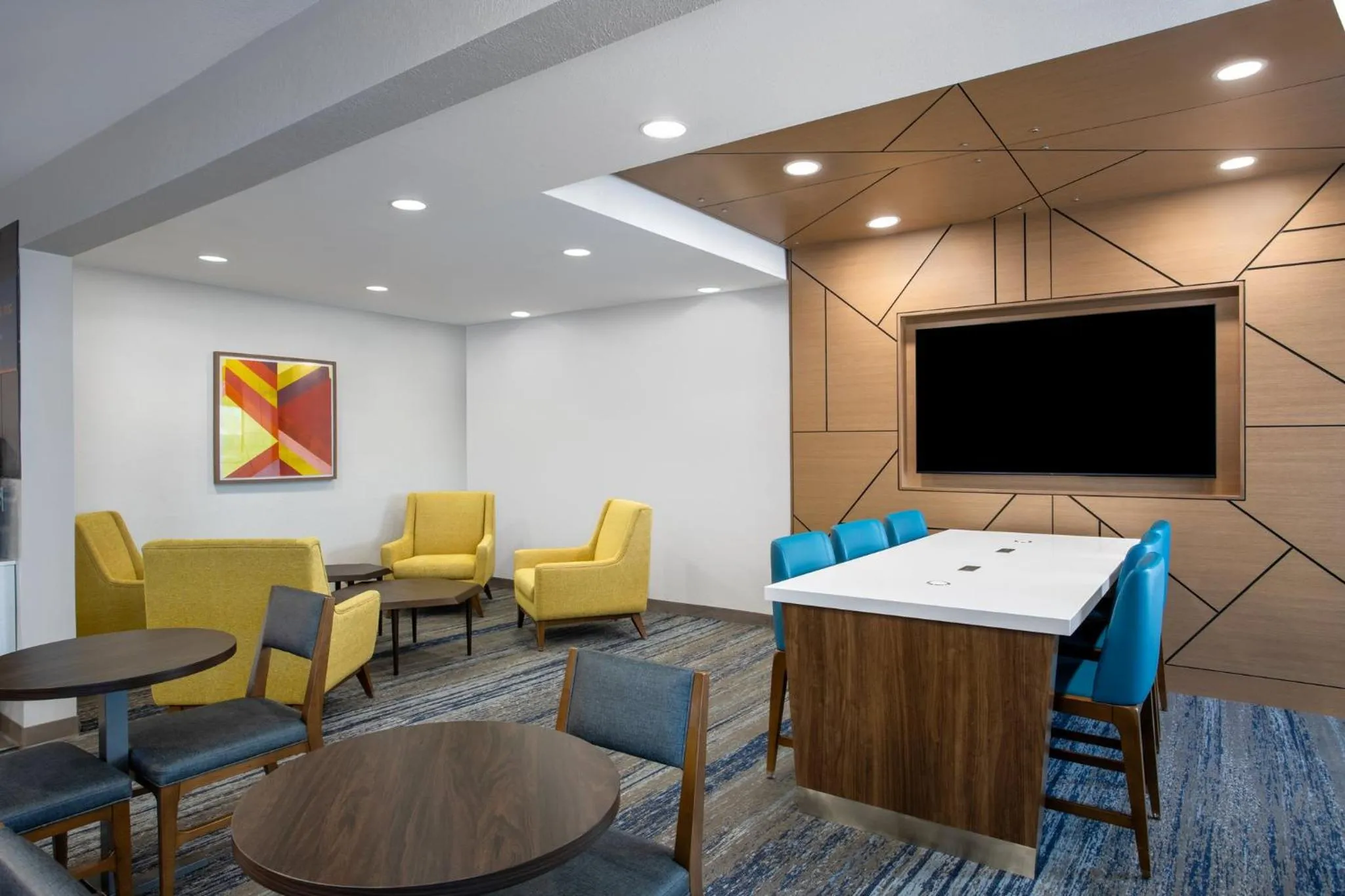 Property building in Holiday Inn Express & Suites Clinton by IHG