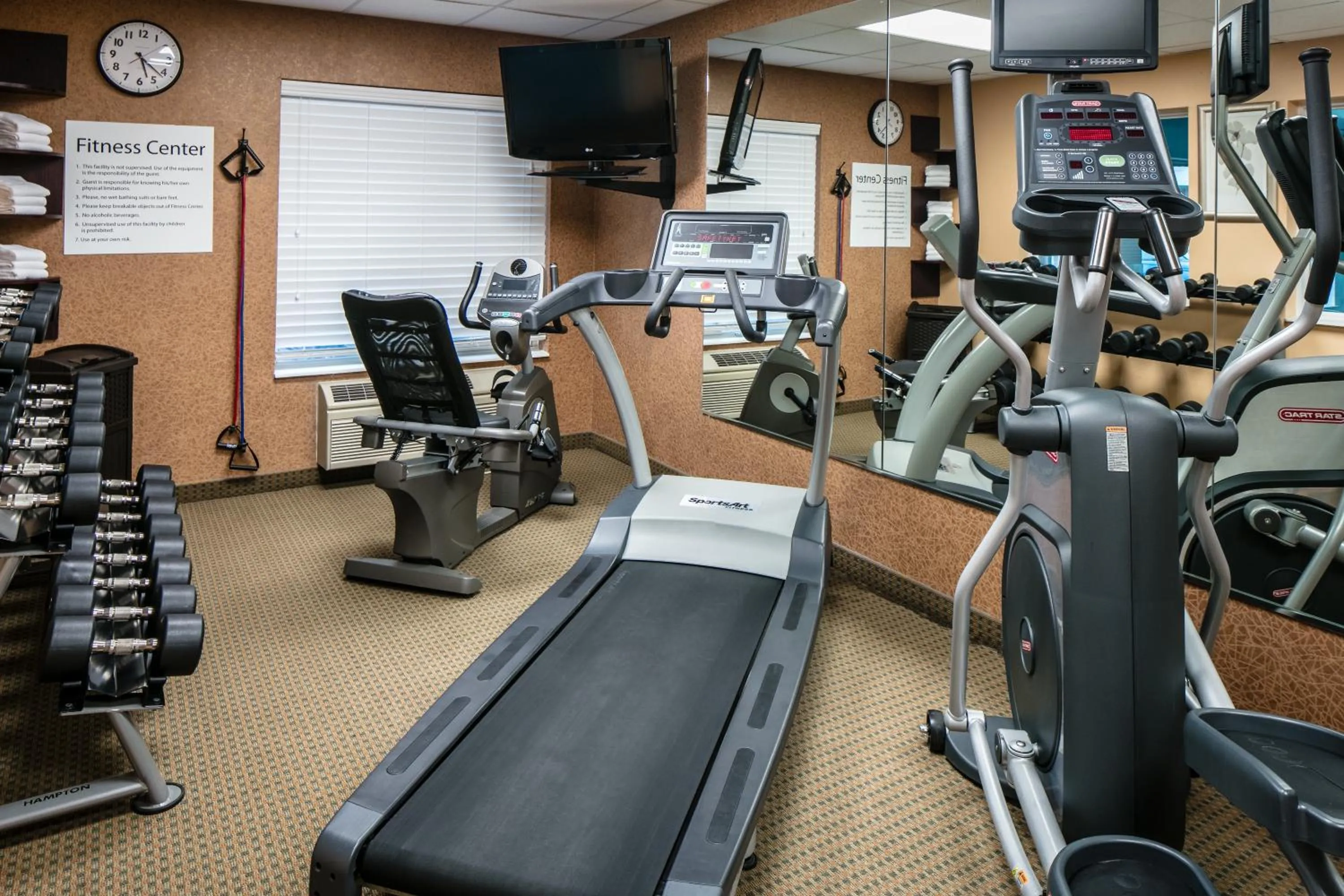 Fitness centre/facilities in Holiday Inn Express & Suites Clinton by IHG