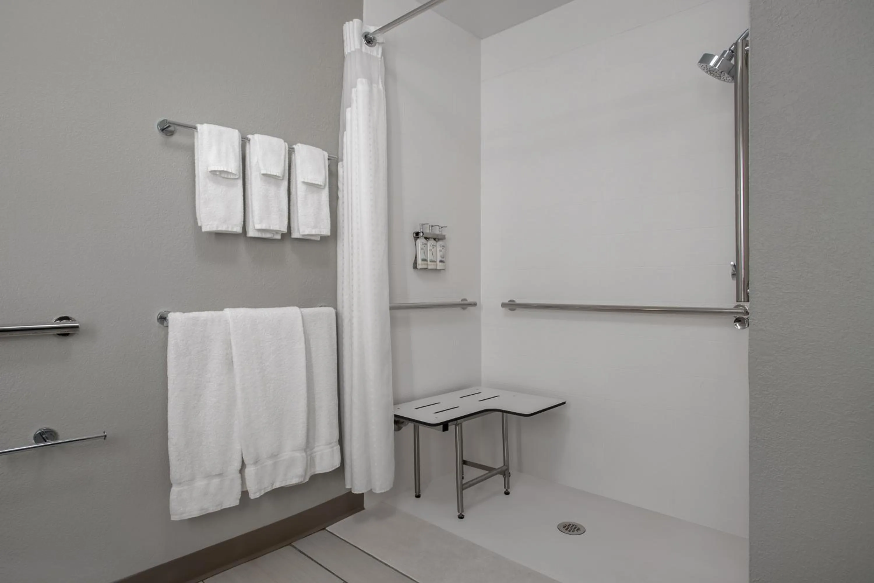 Shower in Holiday Inn Express & Suites Clinton by IHG