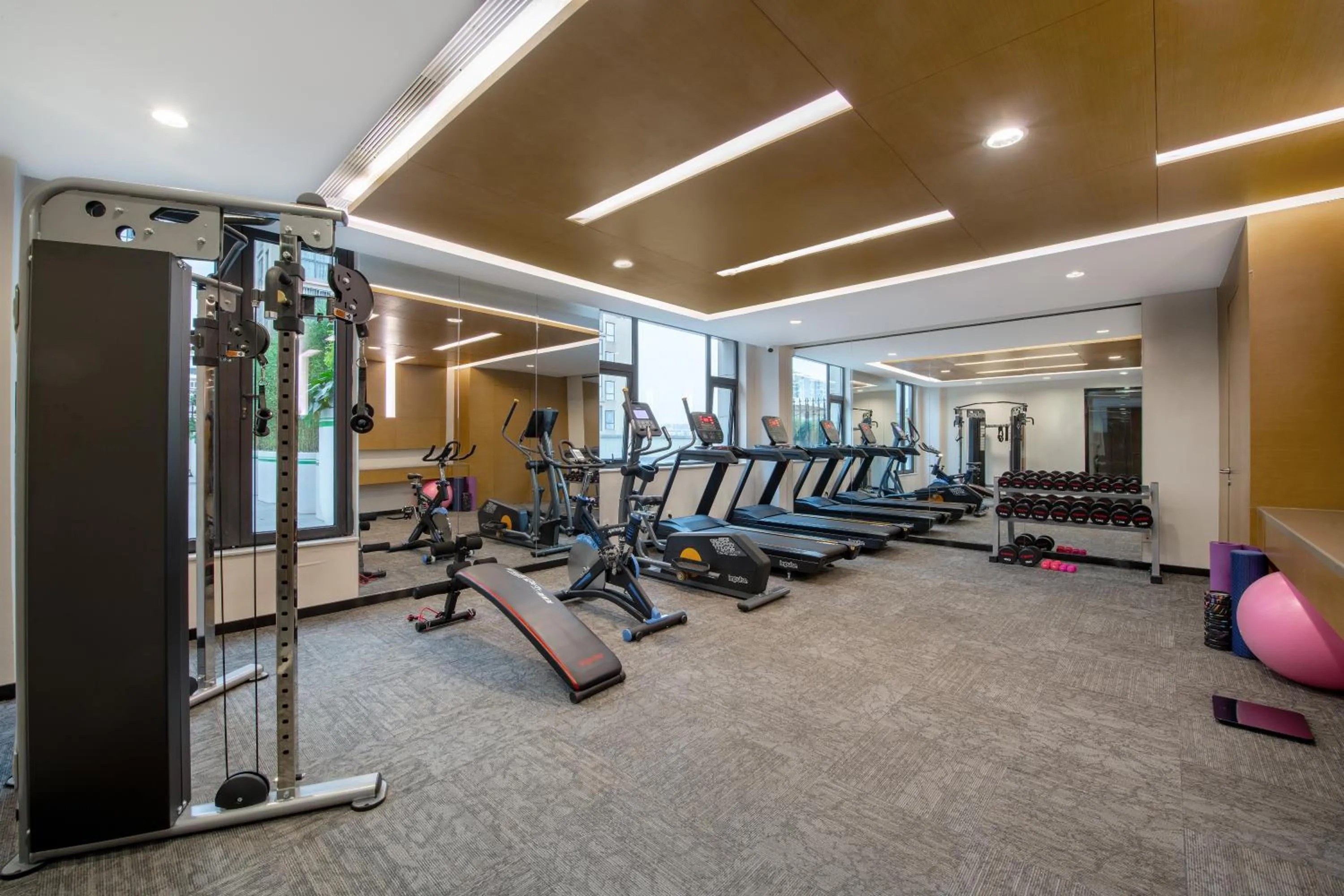 Fitness centre/facilities in Holiday Inn Express Chengdu Huanhuaxi by IHG-Near Jinsha Site Musem,Near Wuhou Temple Museum,Welcome drinks,Free gym,Free self-service laundry