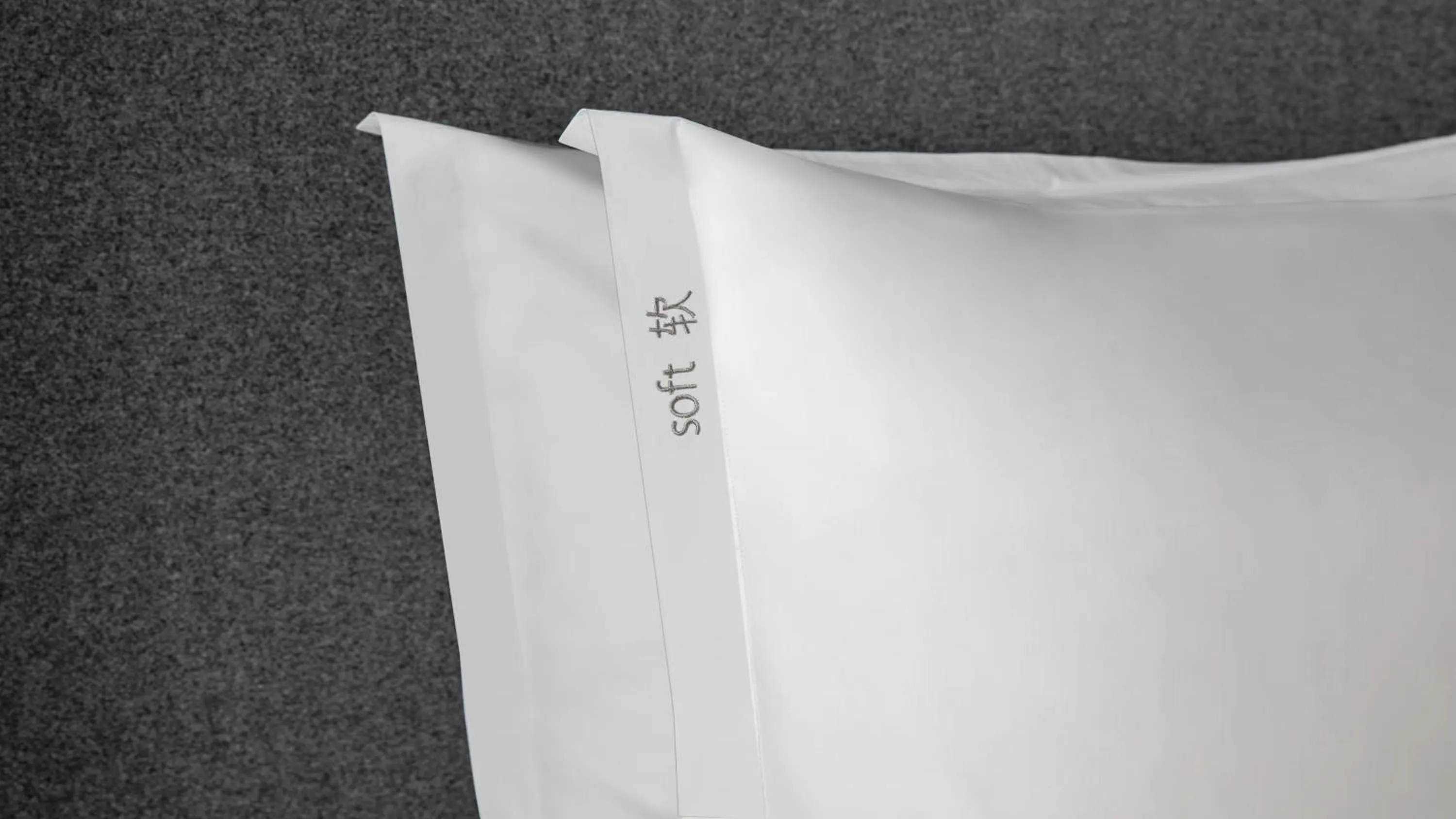 Bed in Holiday Inn Express Chengdu Huanhuaxi by IHG-Near Jinsha Site Musem,Near Wuhou Temple Museum,Welcome drinks,Free gym,Free self-service laundry