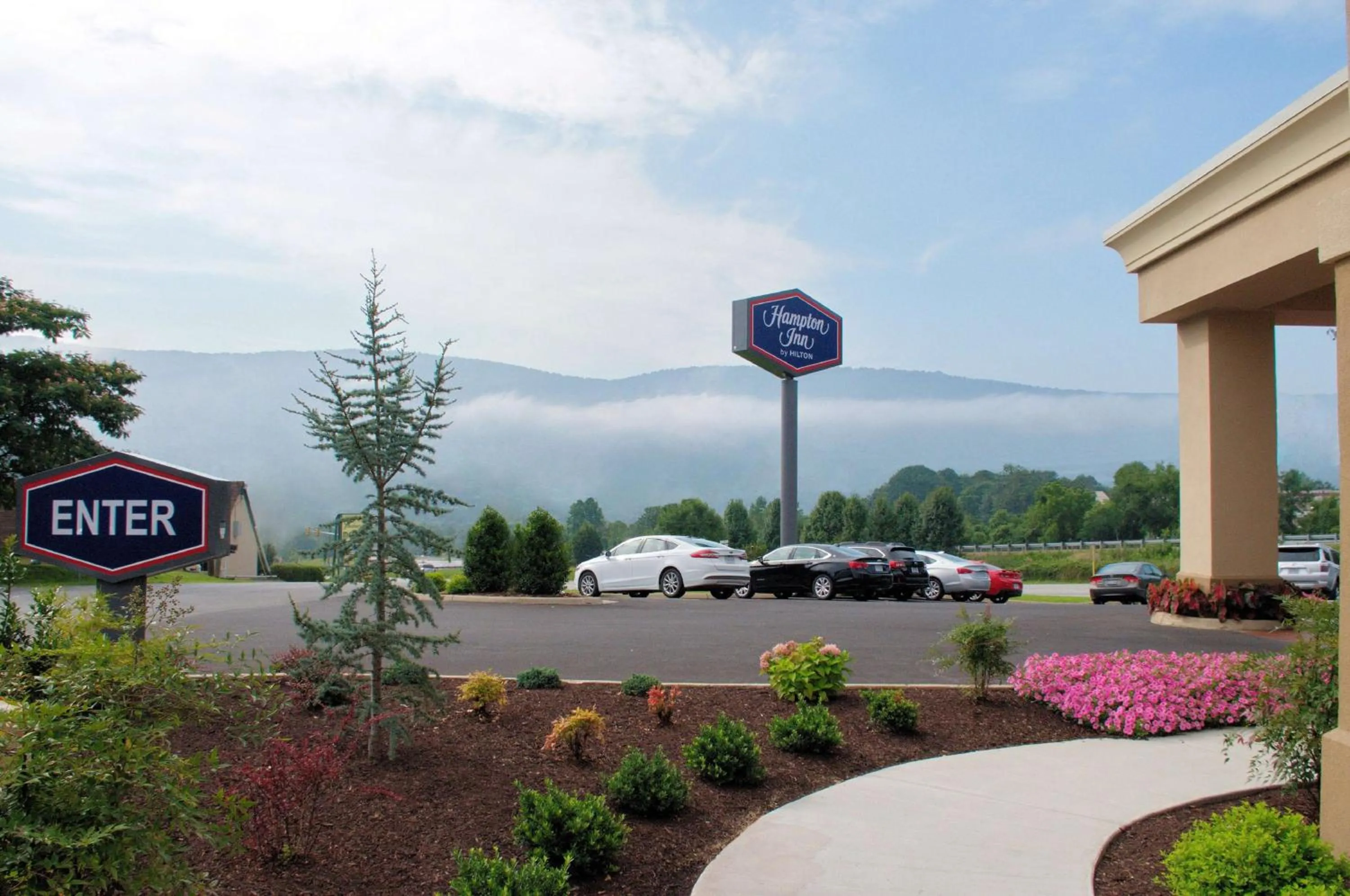 Property building in Hampton Inn Covington VA