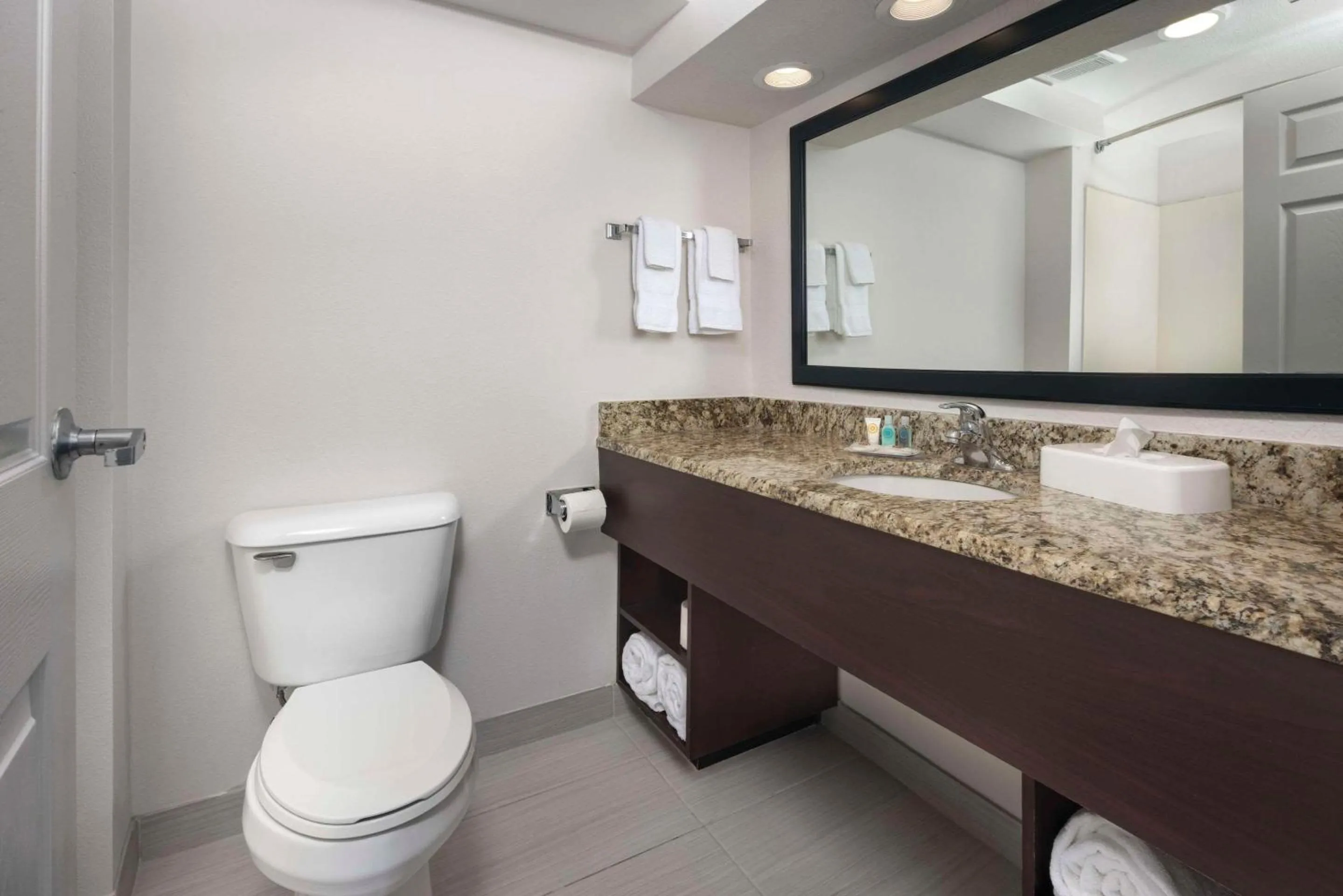 Bedroom in Comfort Inn & Suites Dahlonega University Area