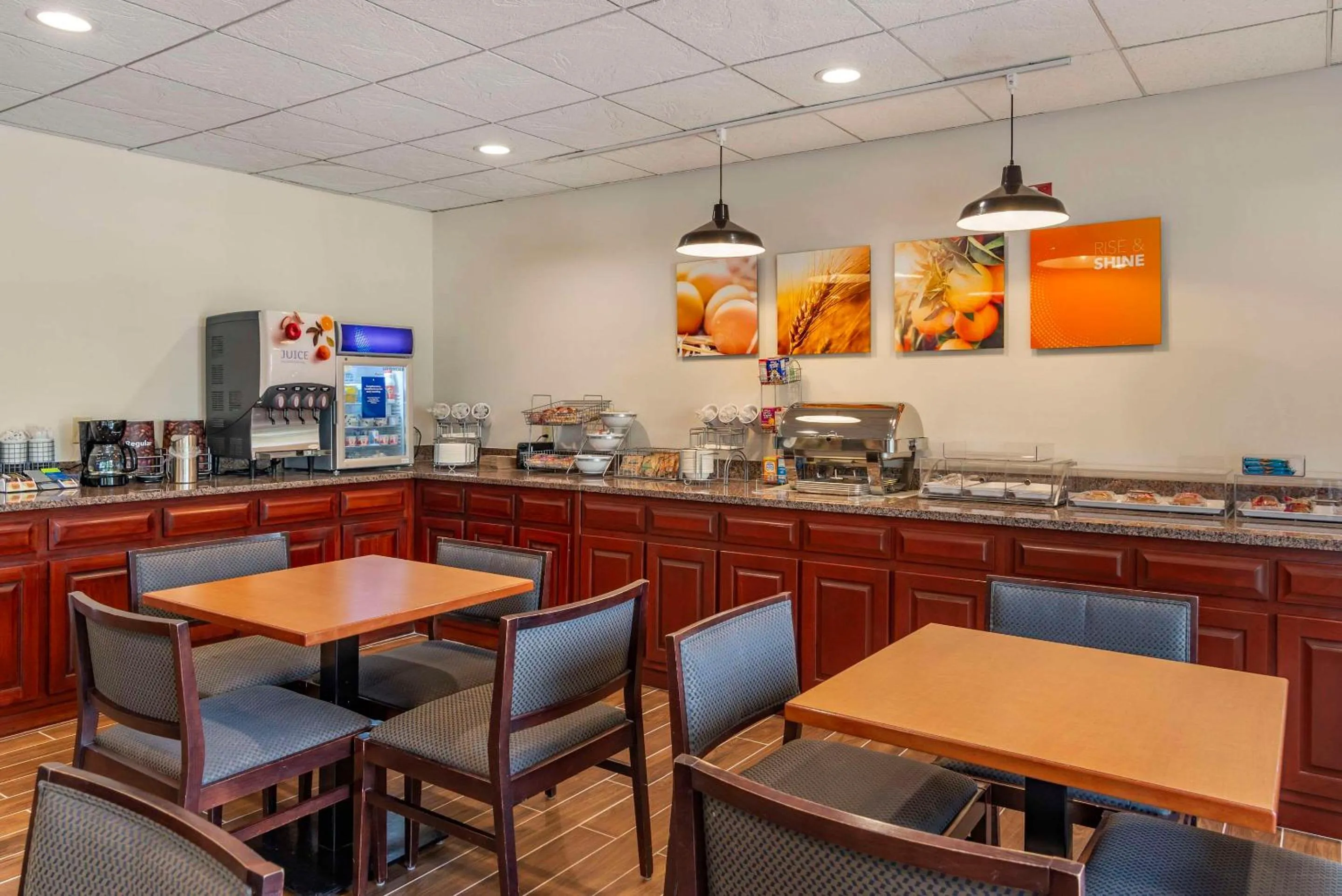 Breakfast in Comfort Inn & Suites Dahlonega University Area