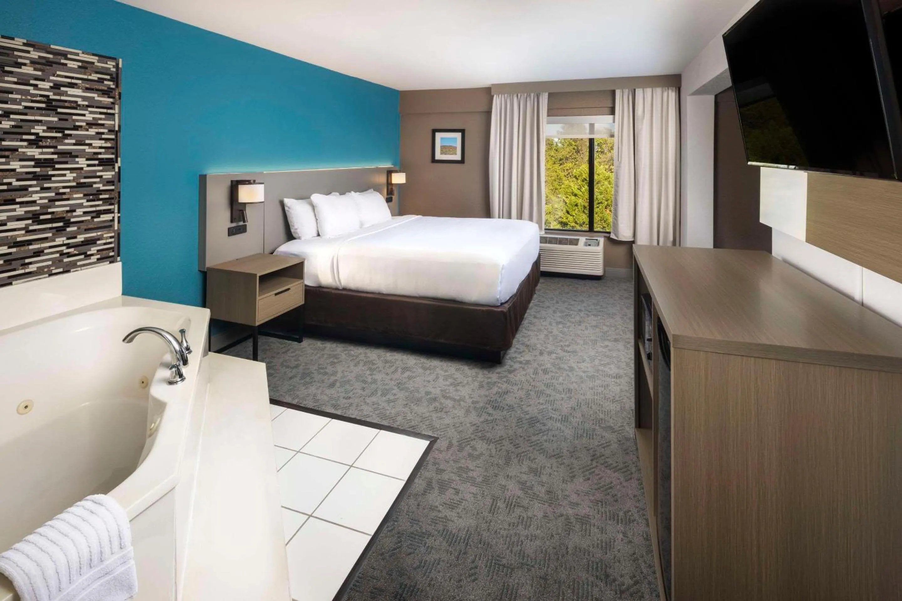 Bedroom, Bed in Comfort Inn & Suites Dahlonega University Area