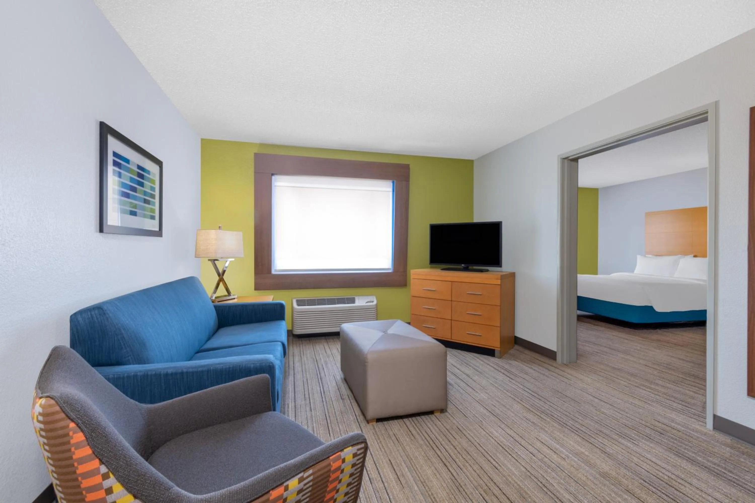 Photo of the whole room, Bed in Holiday Inn Express & Suites Wheat Ridge-Denver West by IHG