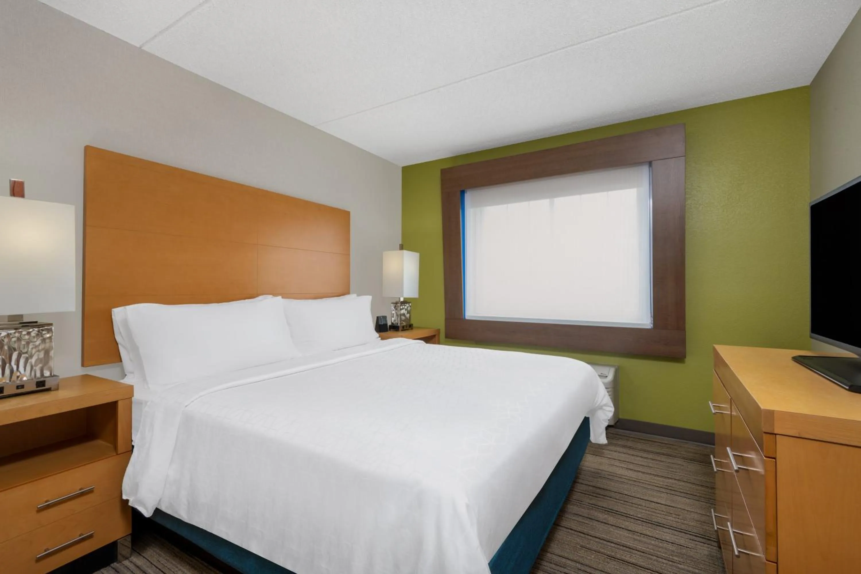 Photo of the whole room, Bed in Holiday Inn Express & Suites Wheat Ridge-Denver West by IHG