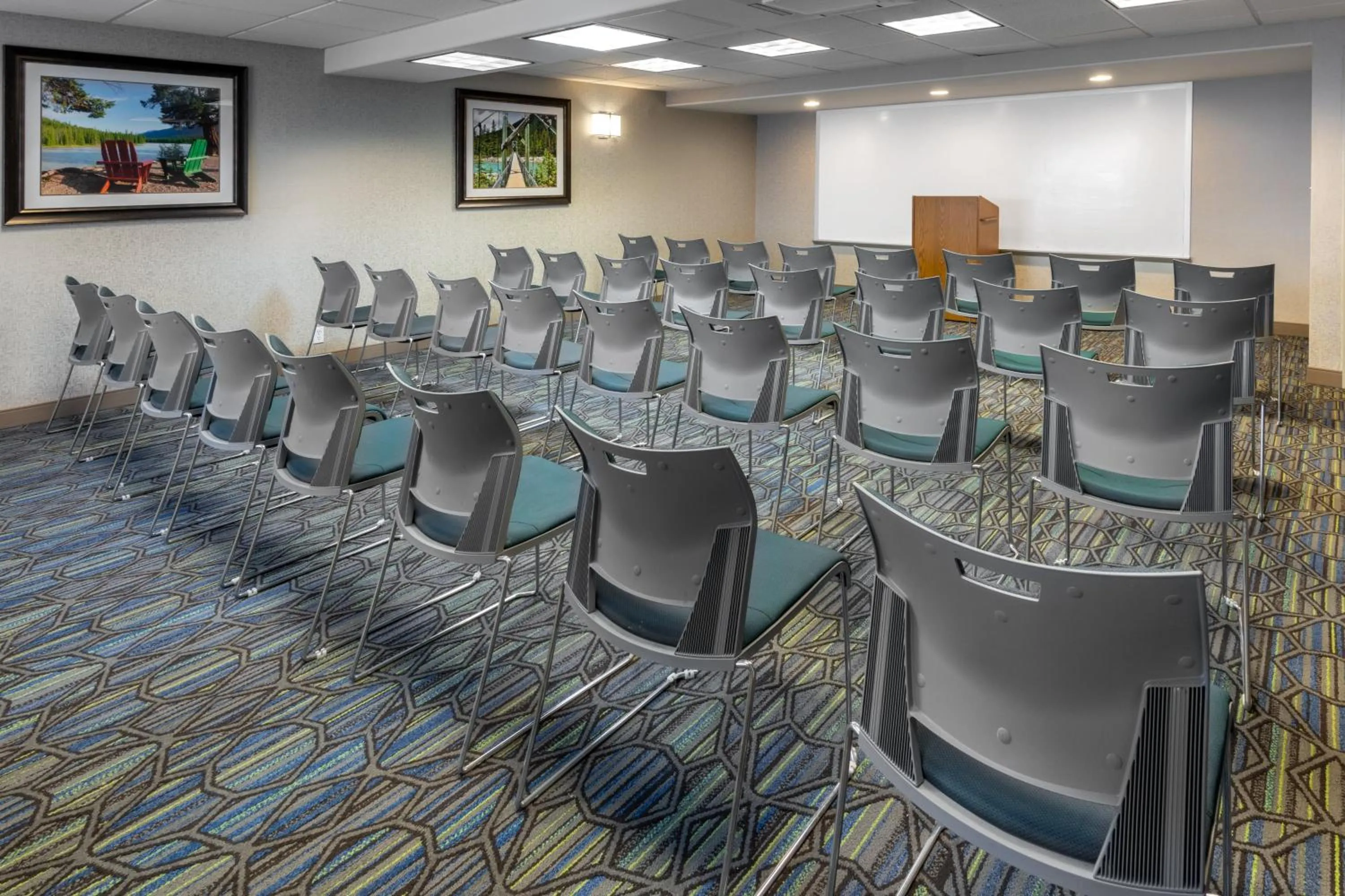 Meeting/conference room in Holiday Inn Express & Suites Wheat Ridge-Denver West by IHG