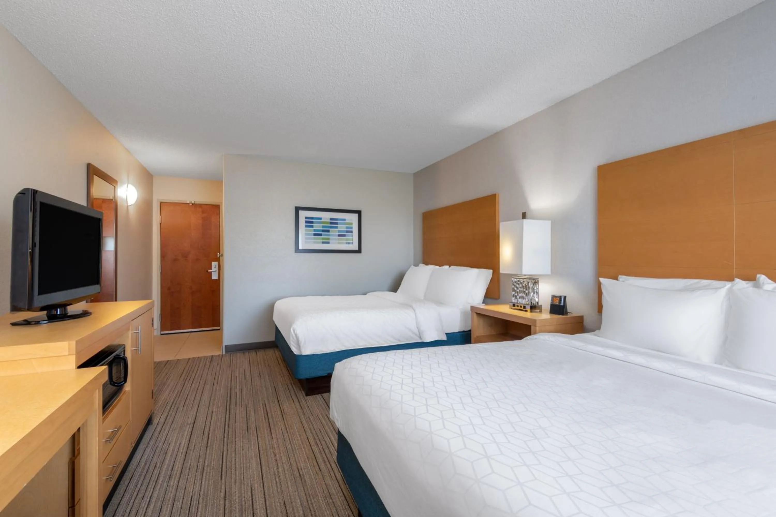 Photo of the whole room, Bed in Holiday Inn Express & Suites Wheat Ridge-Denver West by IHG