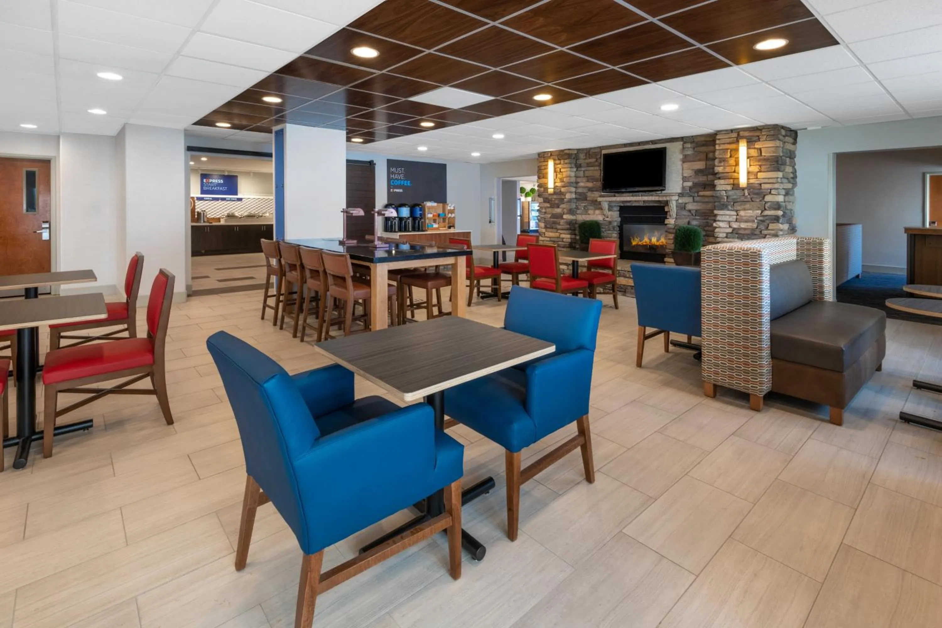 Breakfast in Holiday Inn Express & Suites Wheat Ridge-Denver West by IHG