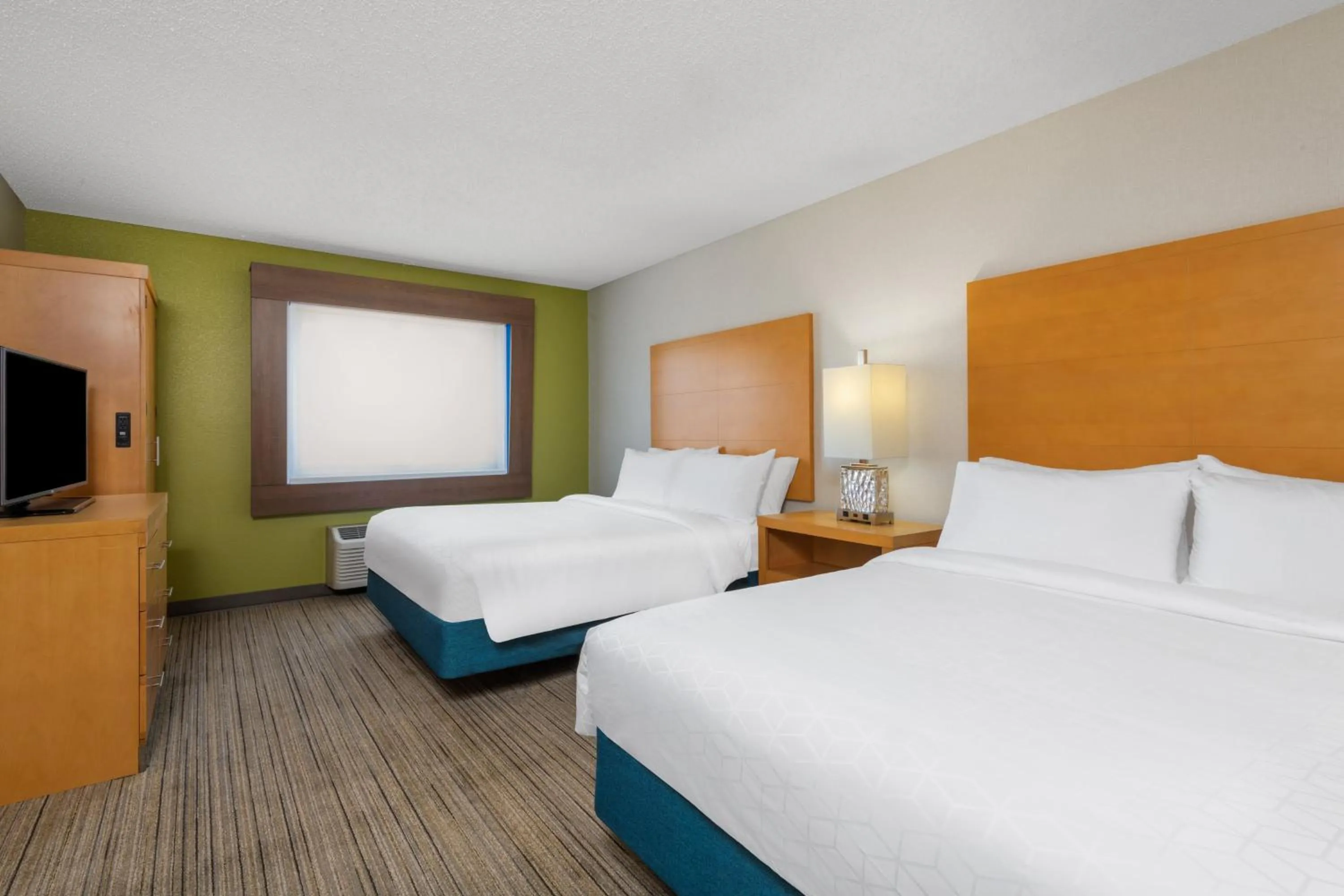 Photo of the whole room, Bed in Holiday Inn Express & Suites Wheat Ridge-Denver West by IHG