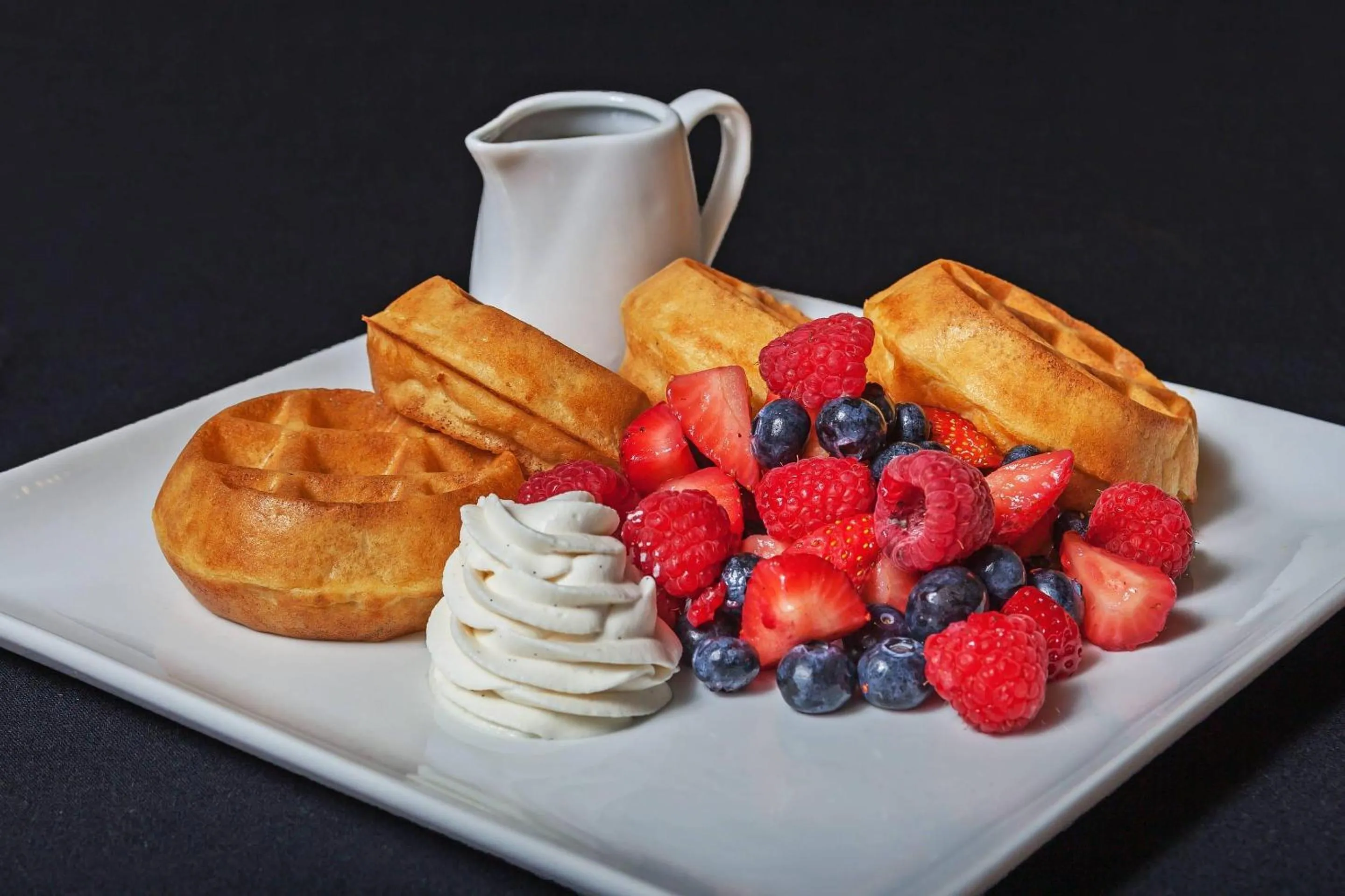 Restaurant/places to eat in Clarion Hotel The Colony - Plano West