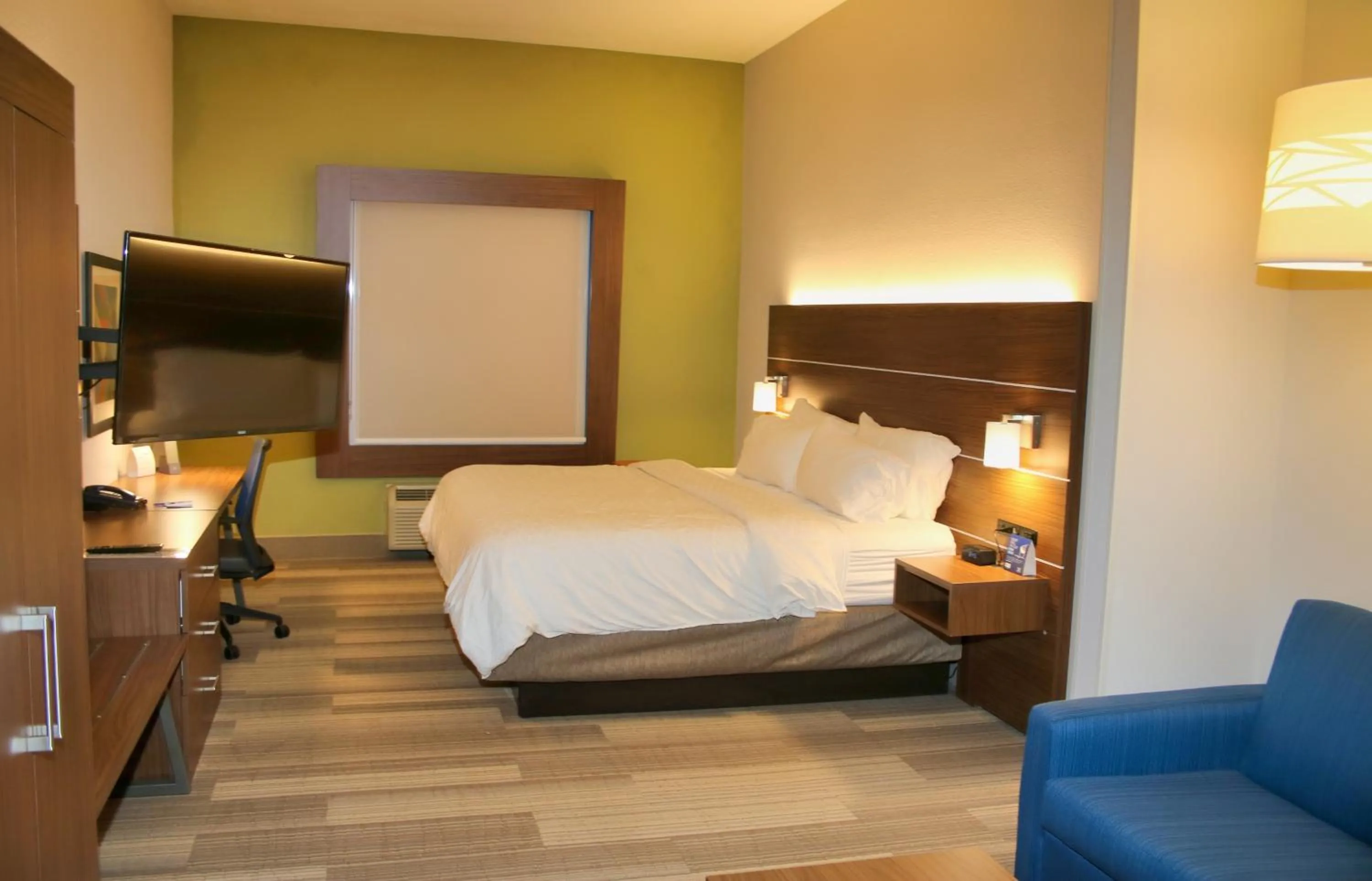 Bedroom, Bed in Holiday Inn Express by IHG