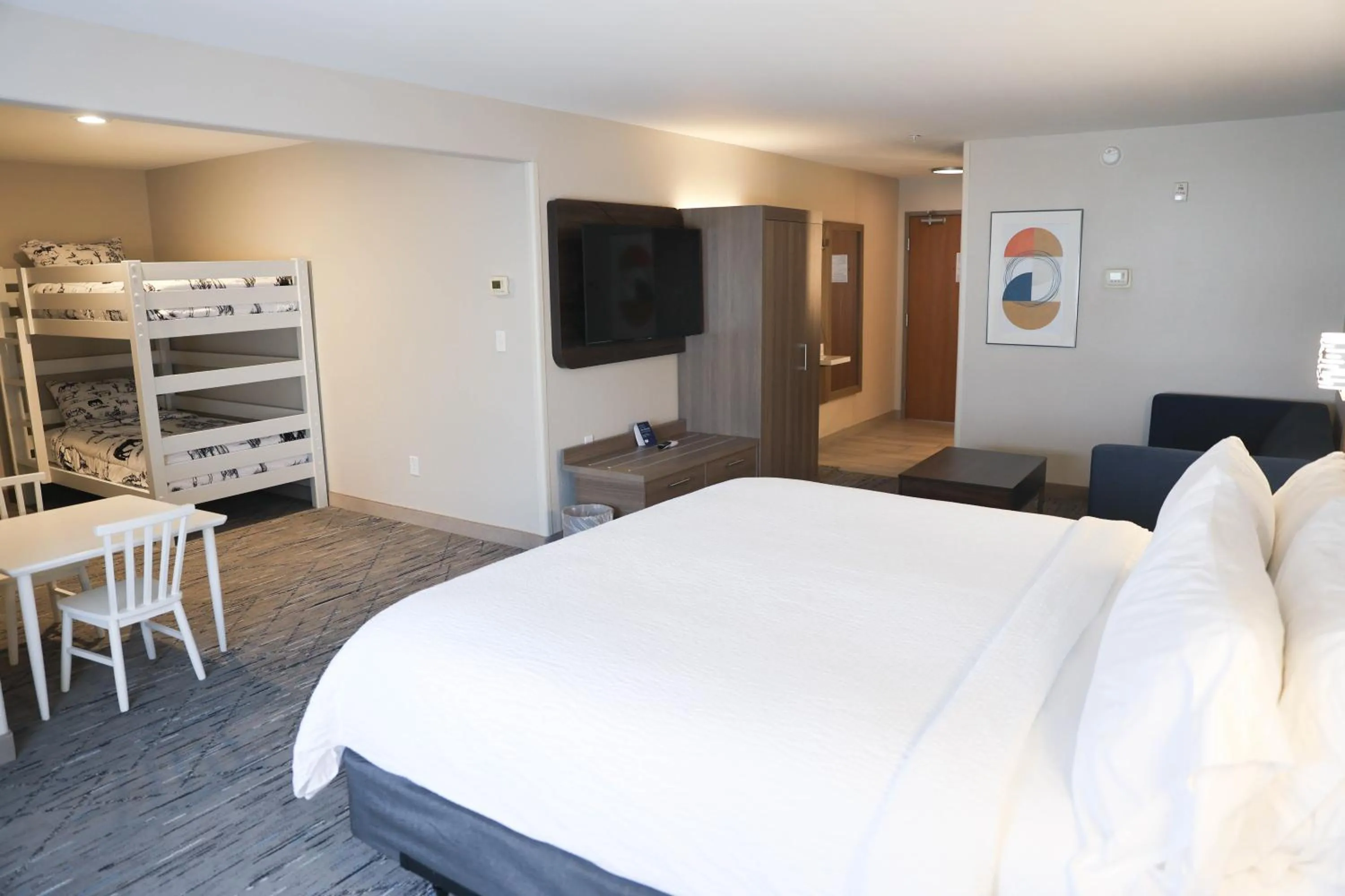 bunk bed, Bed in Holiday Inn Express & Suites Douglas by IHG