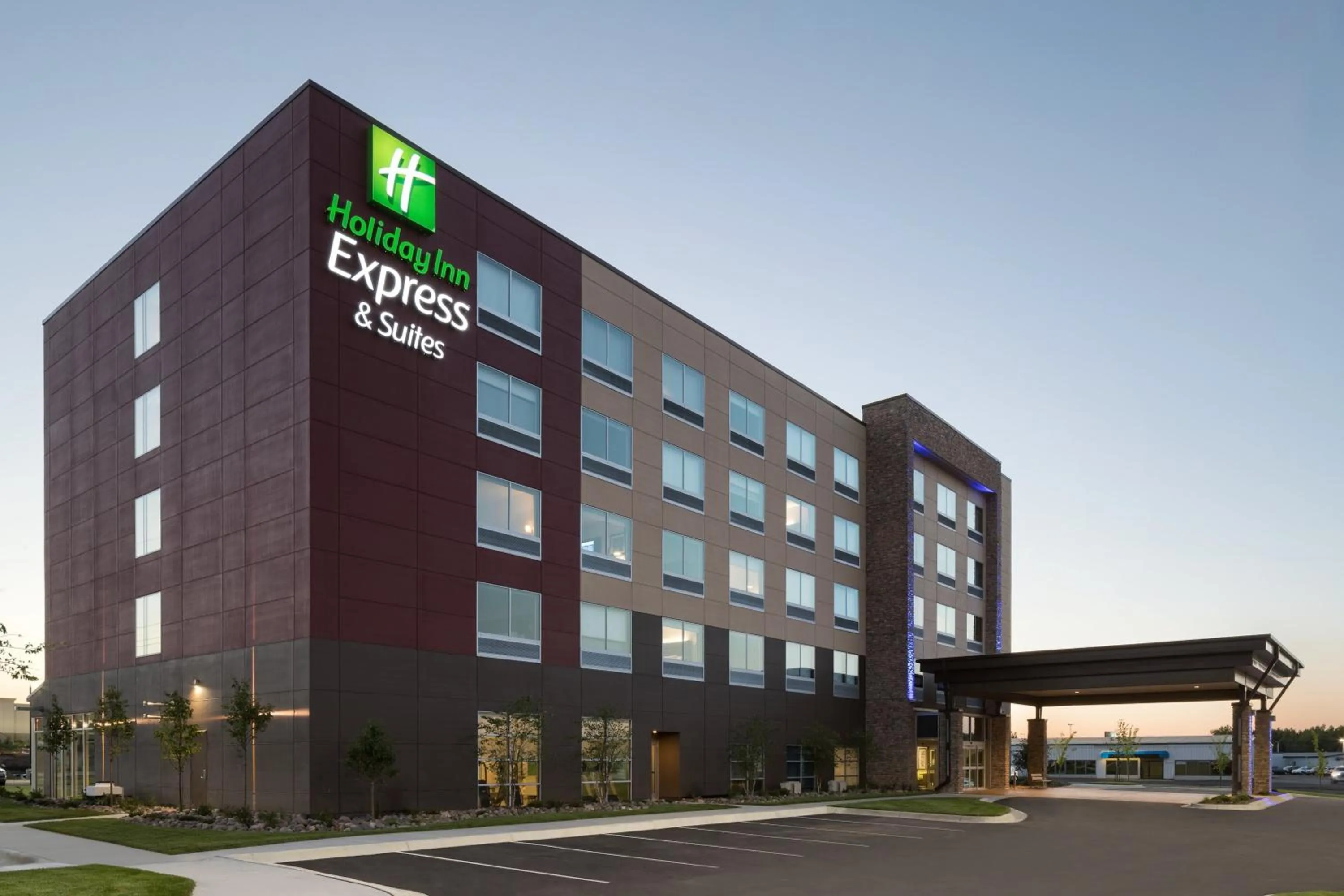 Property building in Holiday Inn Express & Suites Duluth North - Miller Hill by IHG