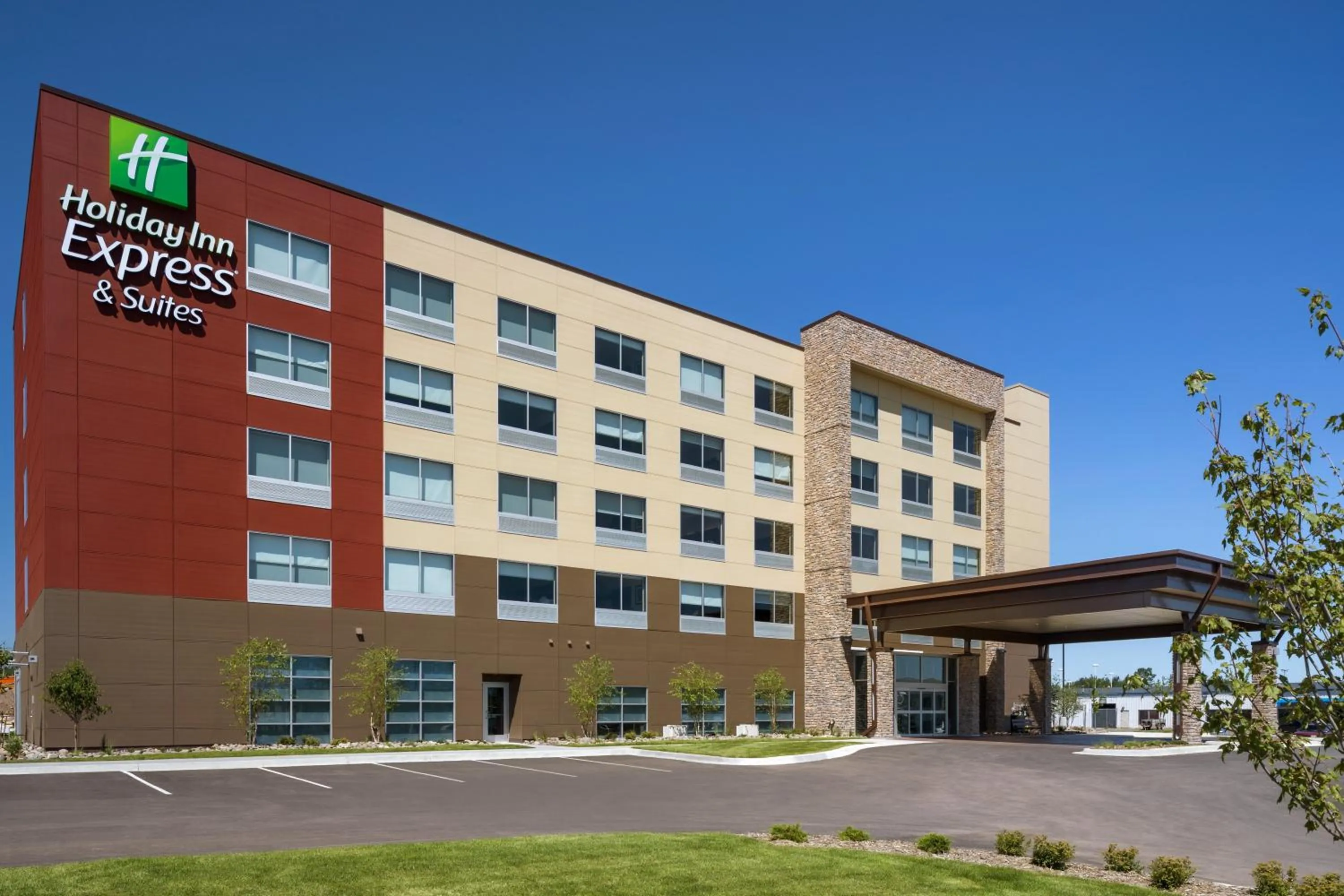 Property building in Holiday Inn Express & Suites Duluth North - Miller Hill by IHG