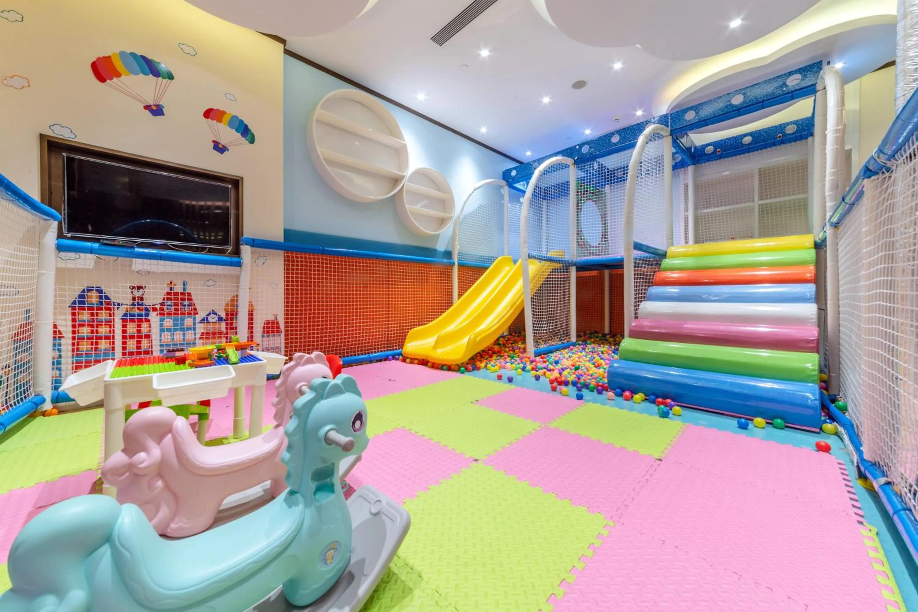 Fitness centre/facilities in Howard Johnson Neodalle Resort Zhangjiajie