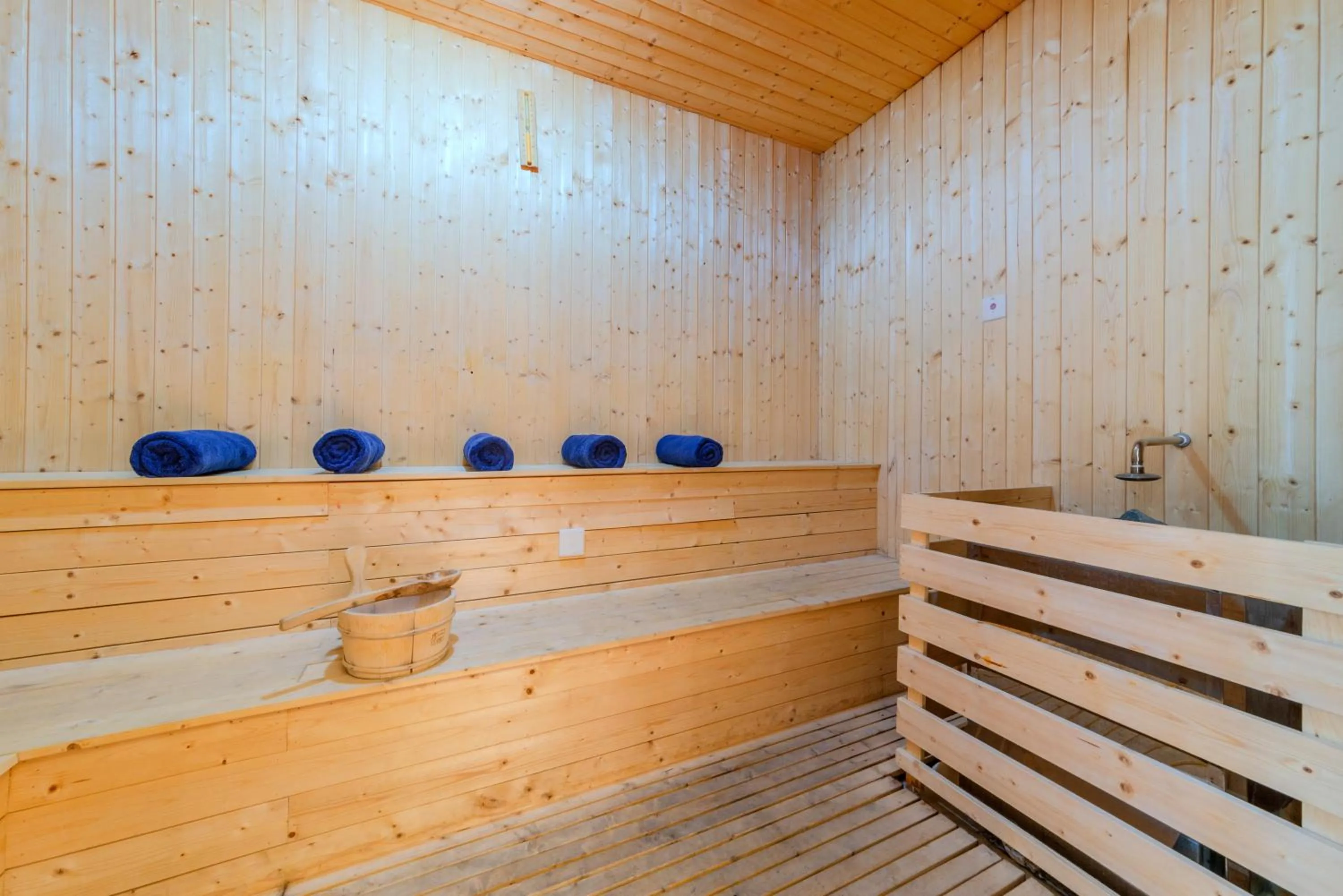 Fitness centre/facilities in Howard Johnson Neodalle Resort Zhangjiajie