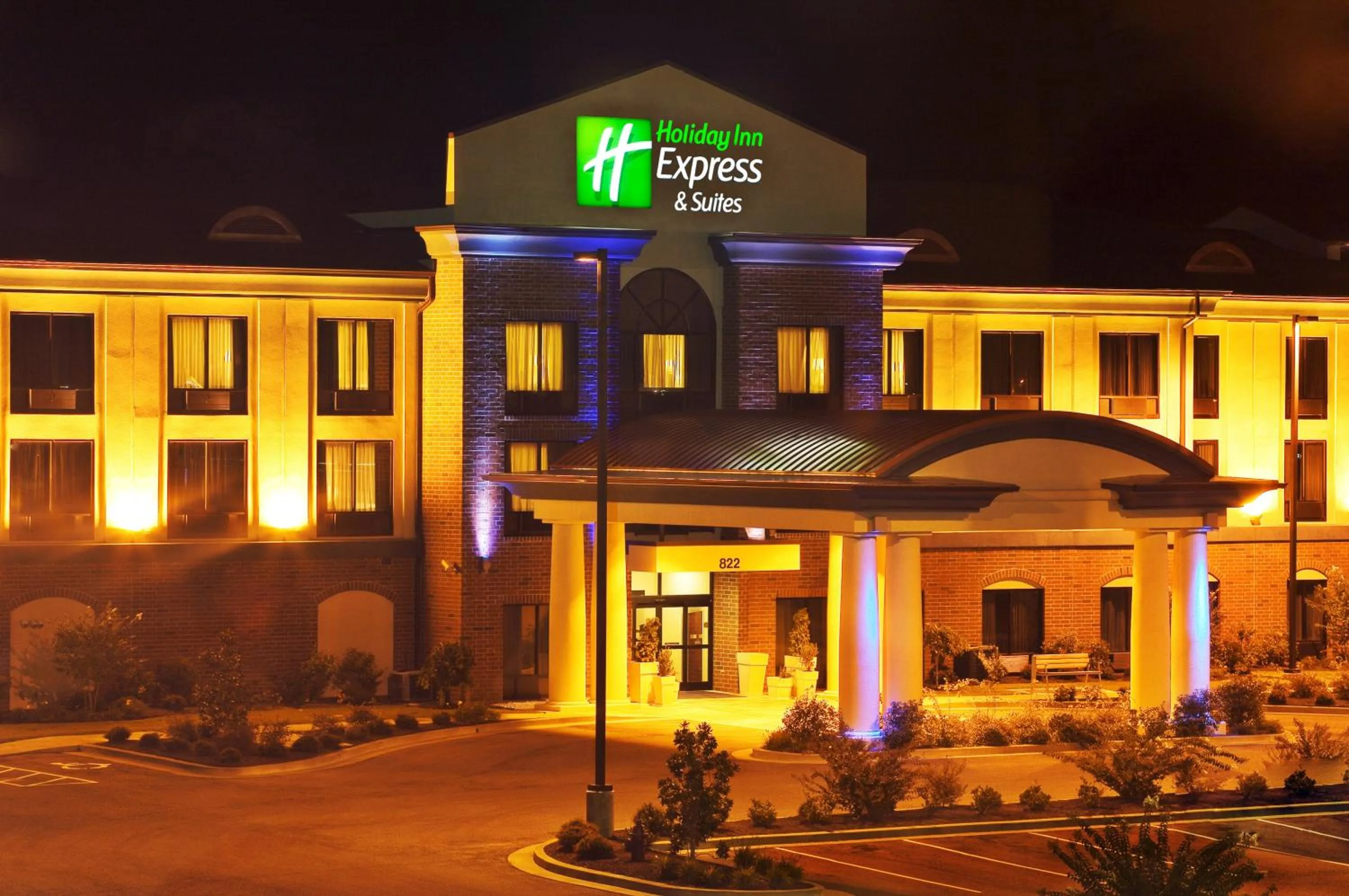 Property building in Holiday Inn Express & Suites Dyersburg by IHG