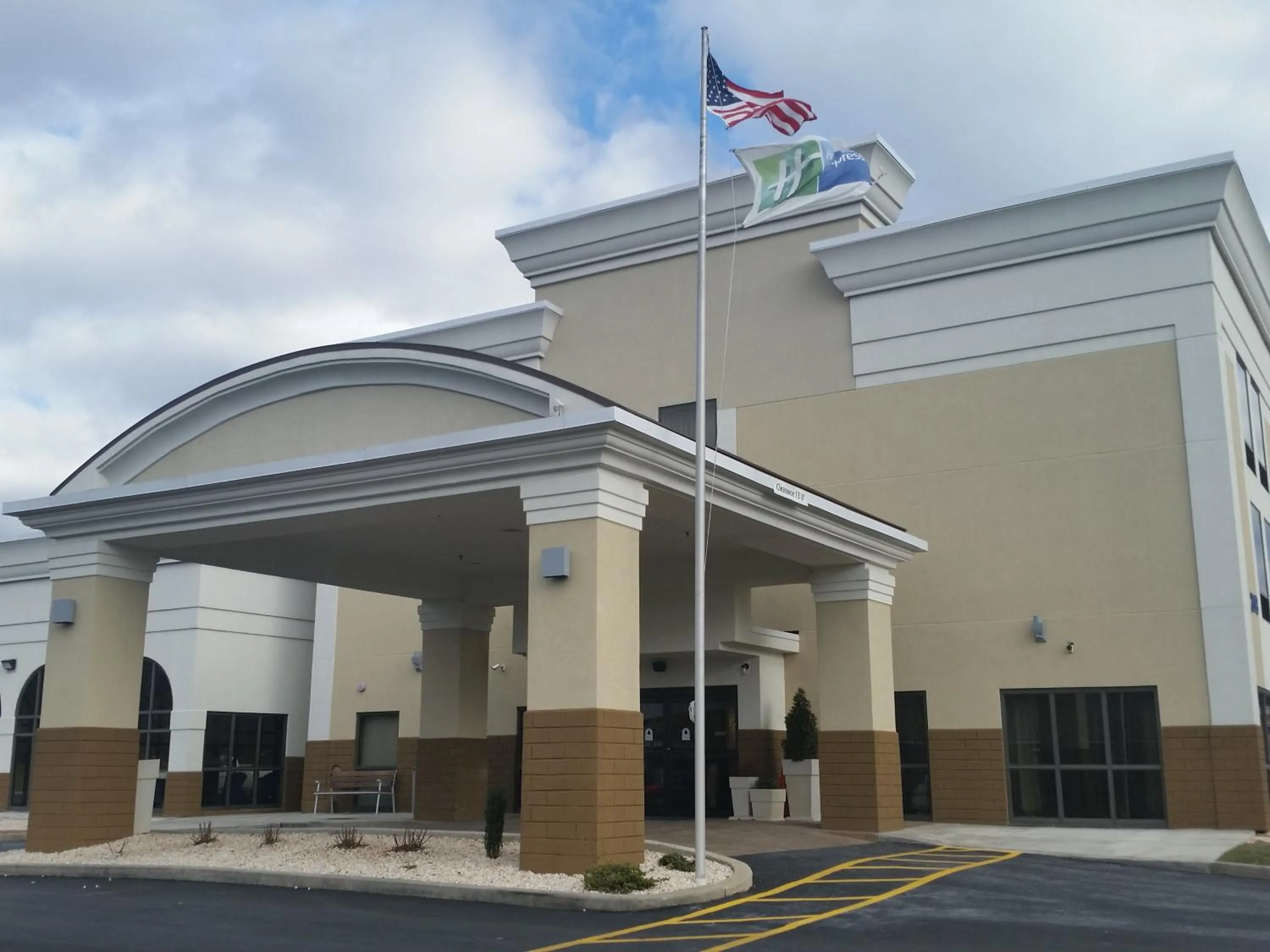 Property building in Holiday Inn Express Edgewood-Aberdeen-Bel Air