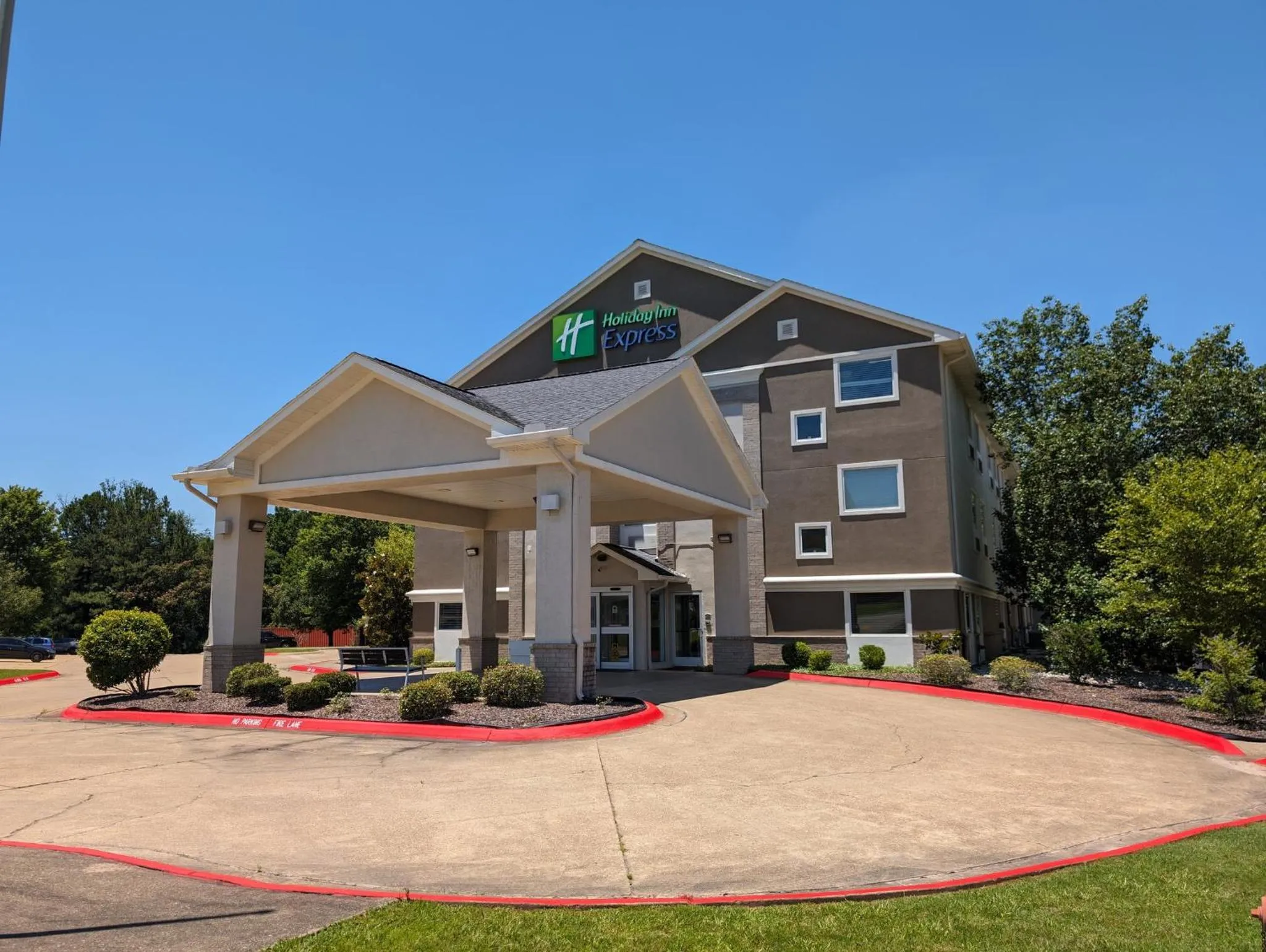 Property building in Holiday Inn Express & Suites - El Dorado by IHG