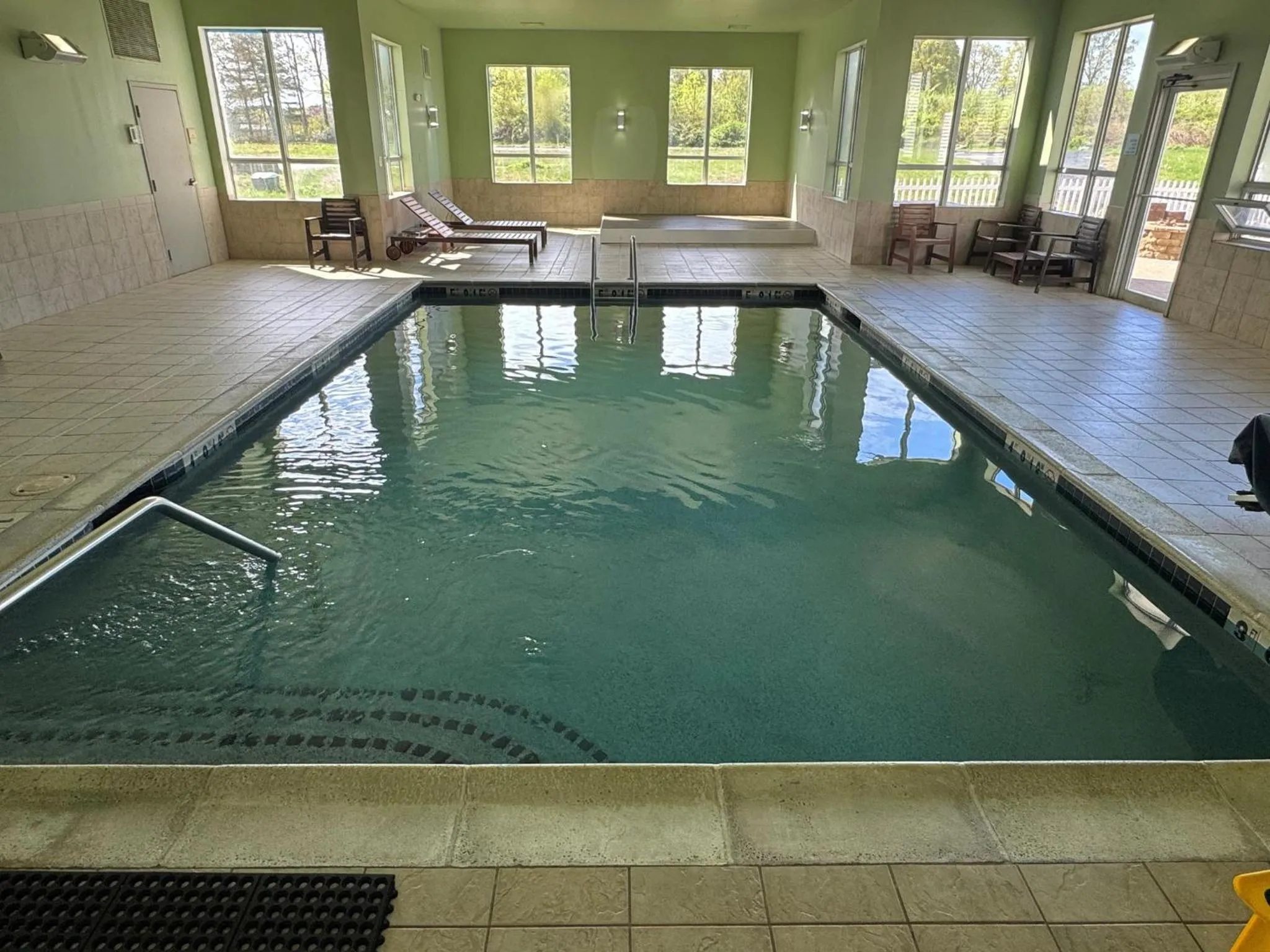 Swimming pool in Holiday Inn Express Mystic by IHG