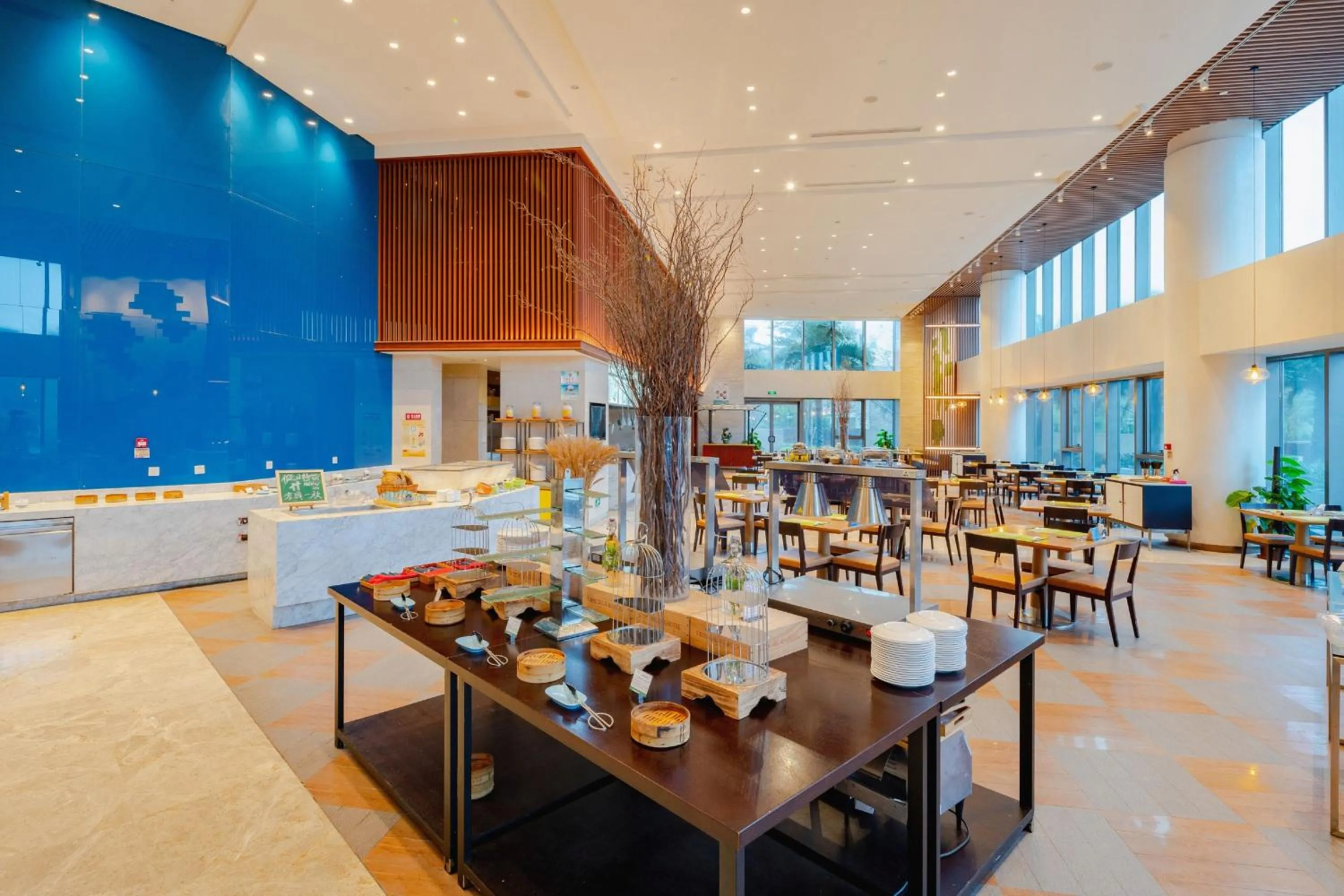 Restaurant/places to eat in Holiday Inn Haikou West Coast by IHG