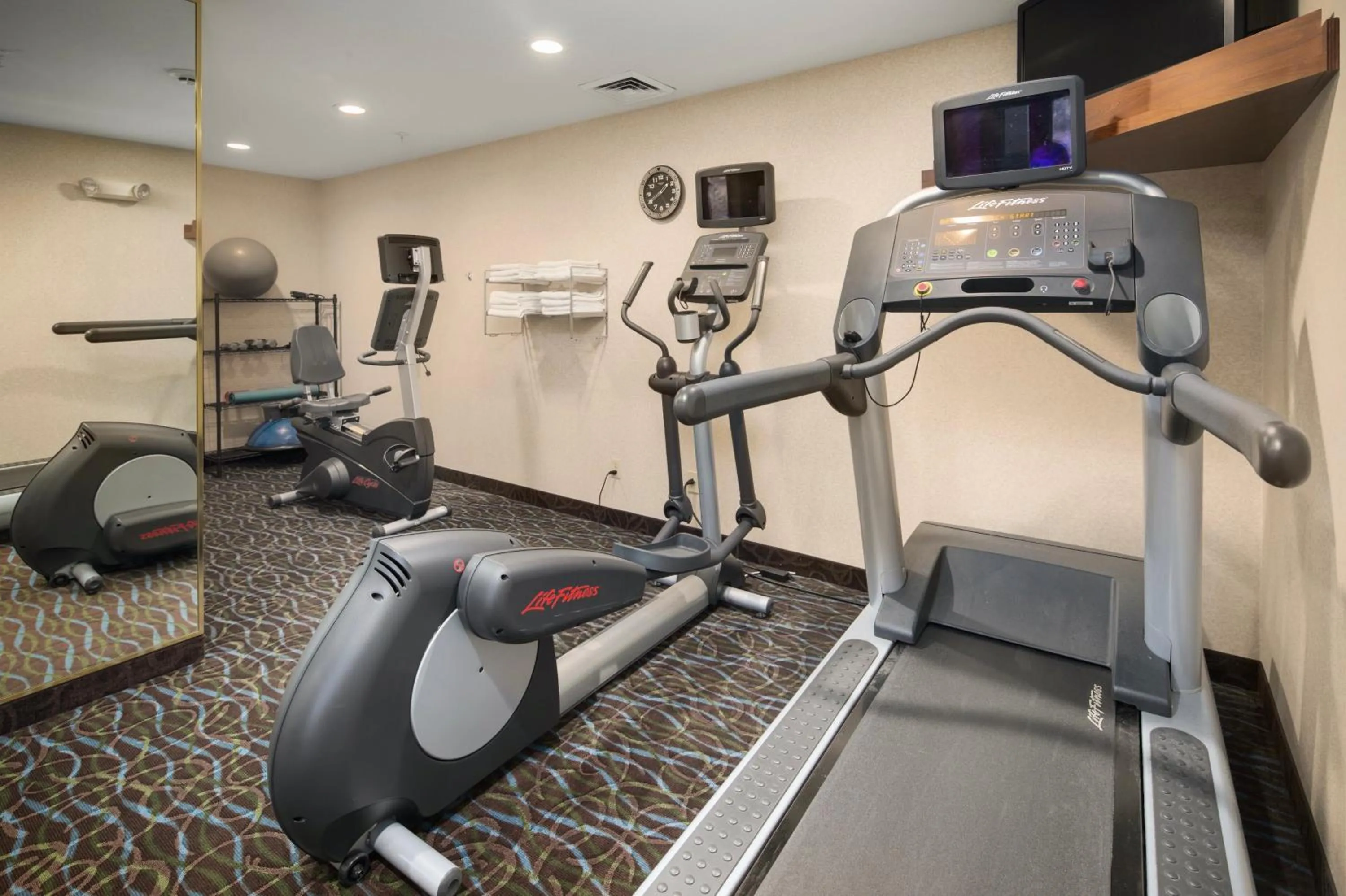 Fitness centre/facilities, Fitness Center/Facilities in Holiday Inn Express Hotel & Suites Hill City
