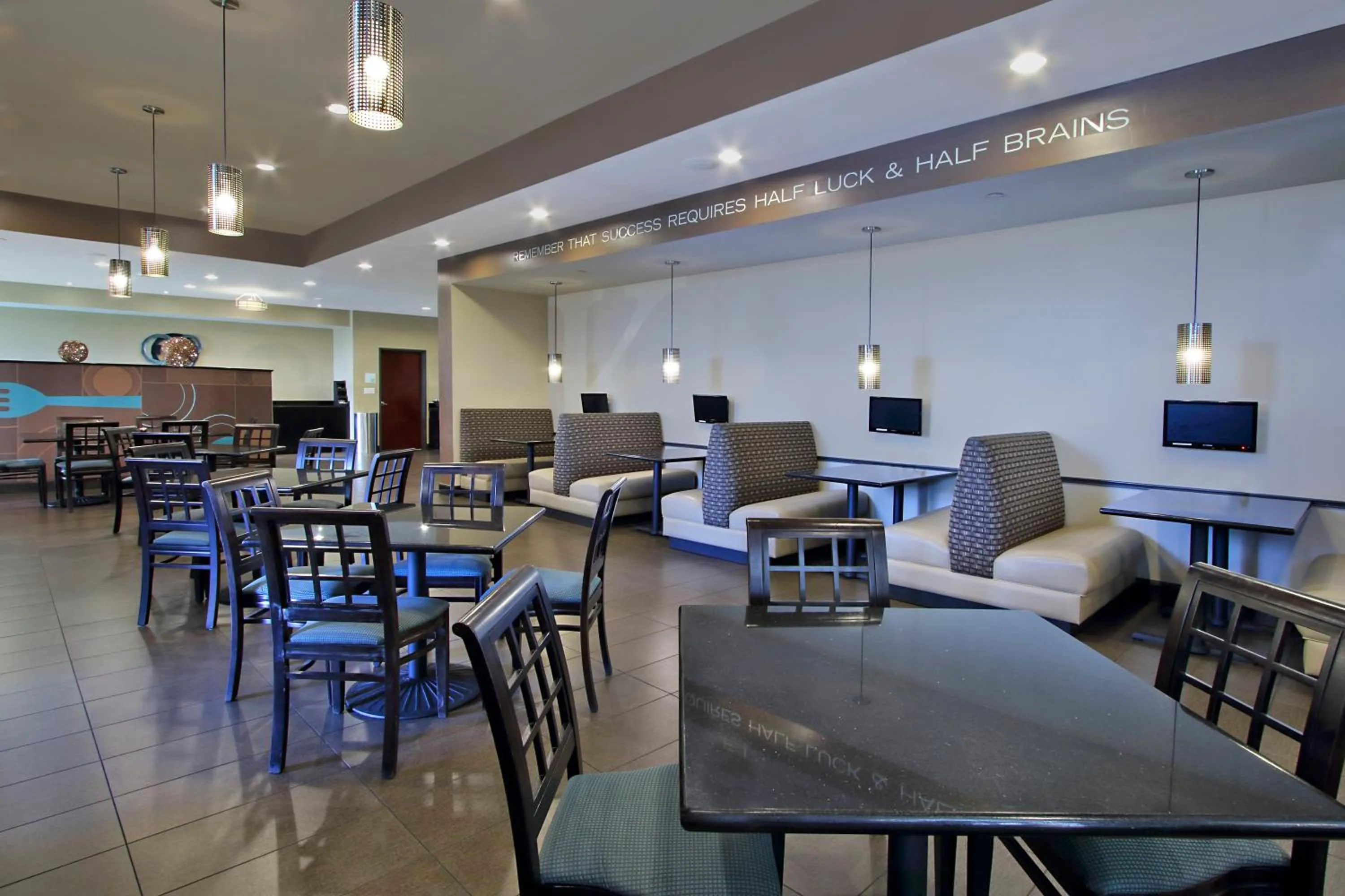 Restaurant/places to eat in Holiday Inn Hammond by IHG