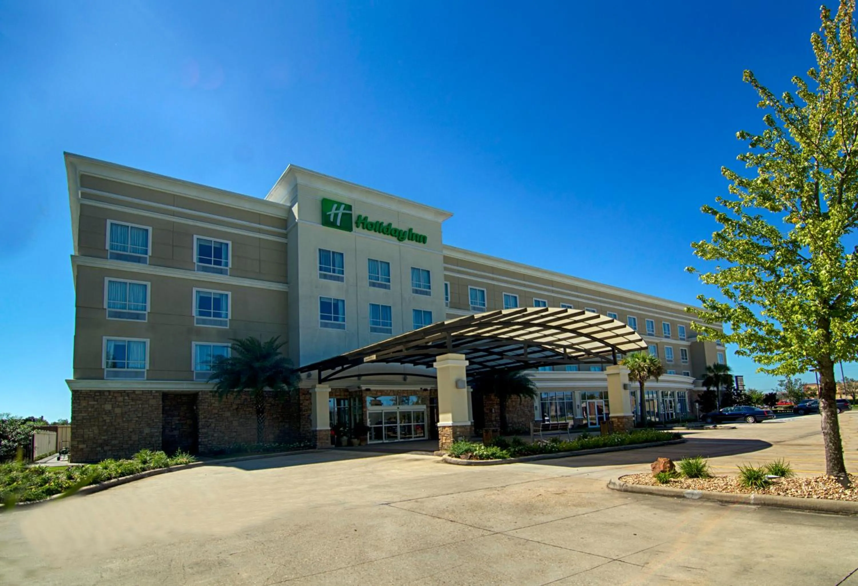 Property building in Holiday Inn Hammond by IHG