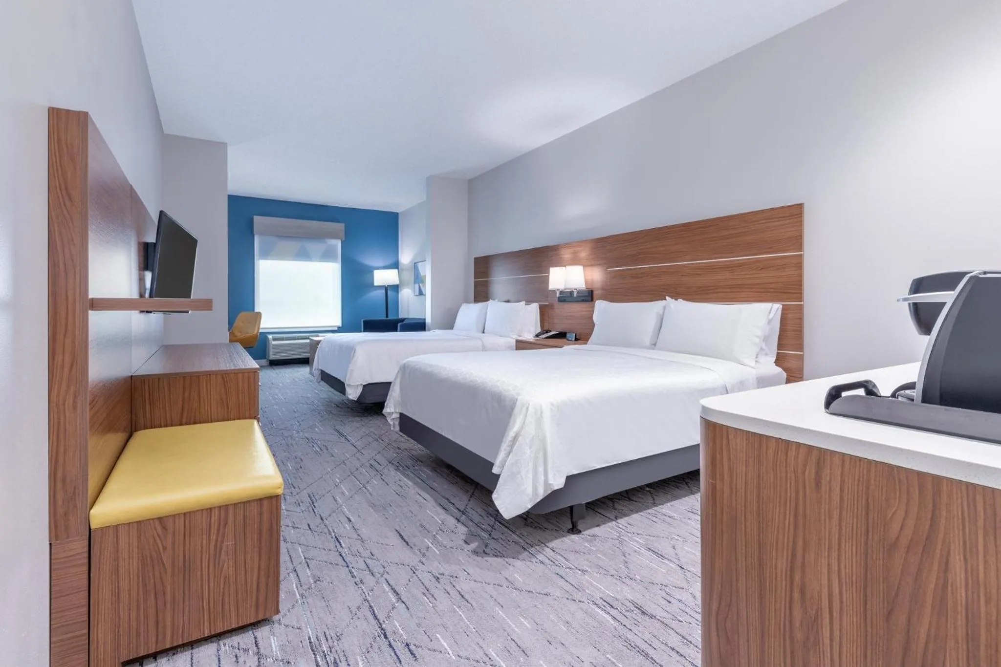 Photo of the whole room, Bed in Holiday Inn Express & Suites Houston S - Medical Ctr Area by IHG