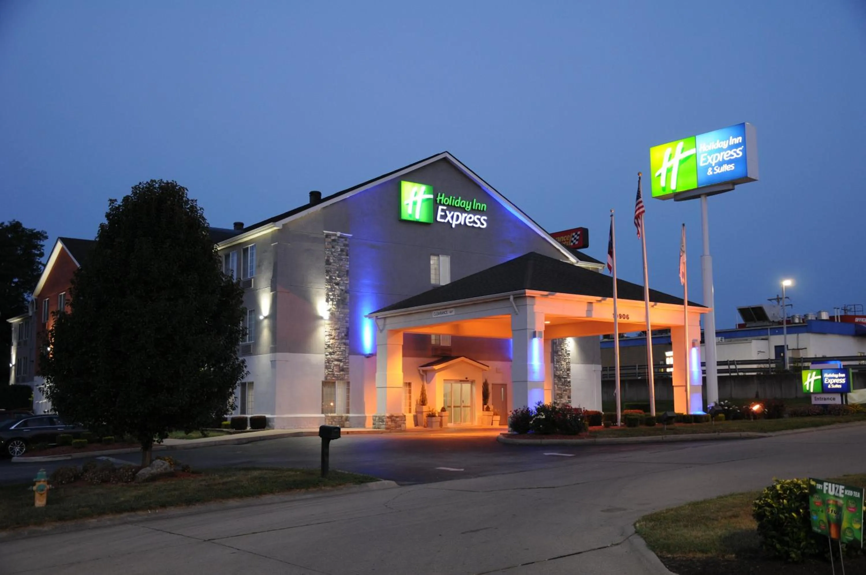 Property building in Holiday Inn Express & Suites Harrison by IHG