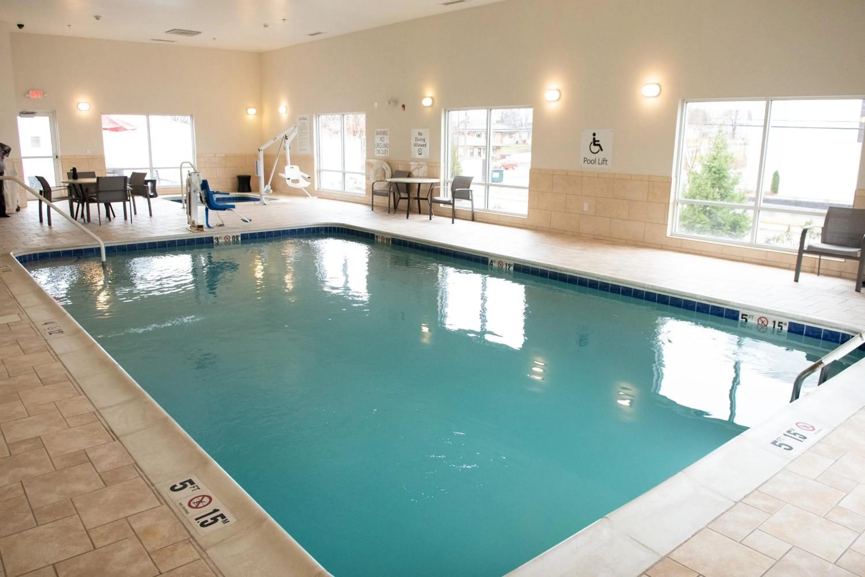 Swimming pool in Holiday Inn Express & Suites Ironton by IHG