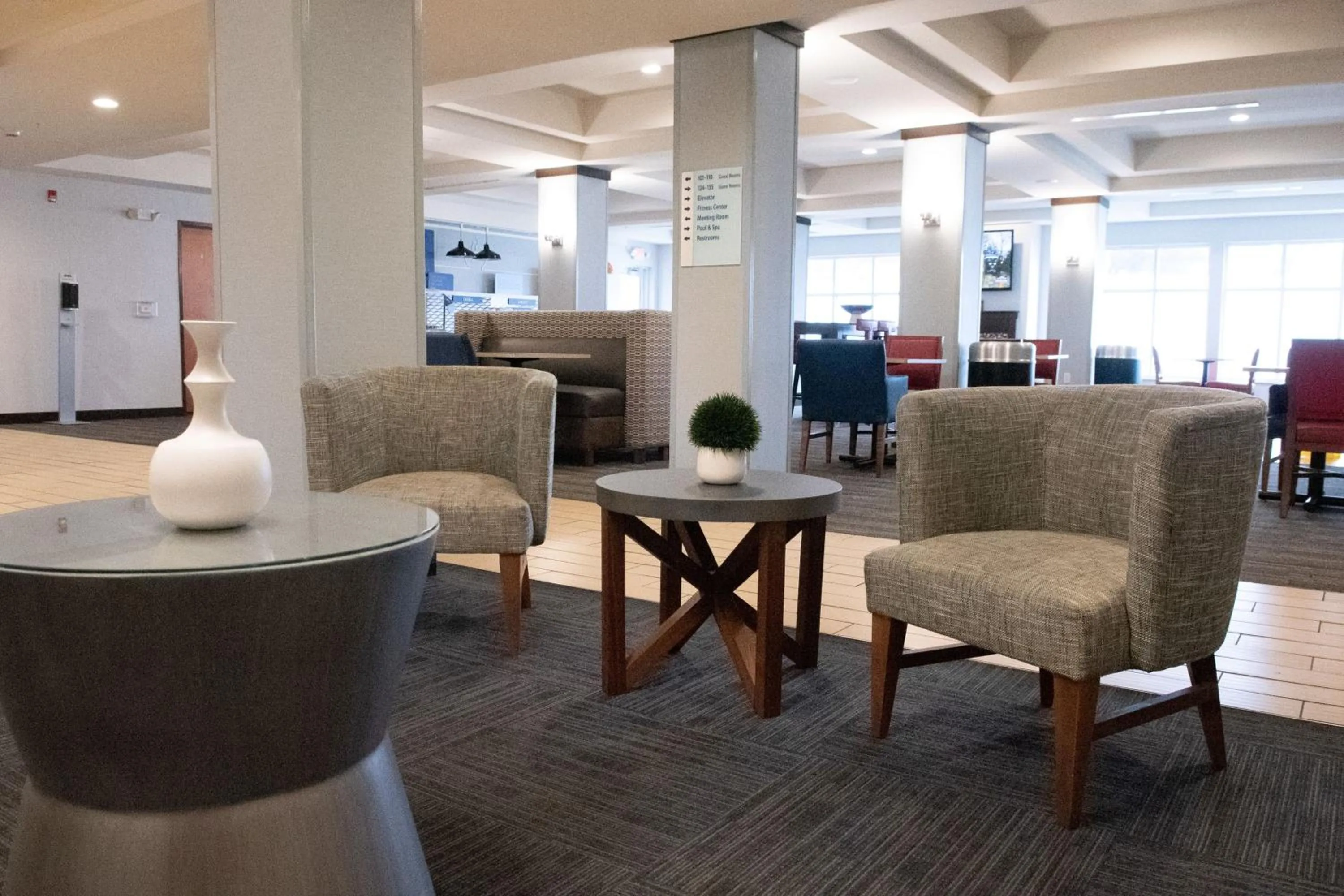 Property building in Holiday Inn Express & Suites Ironton by IHG