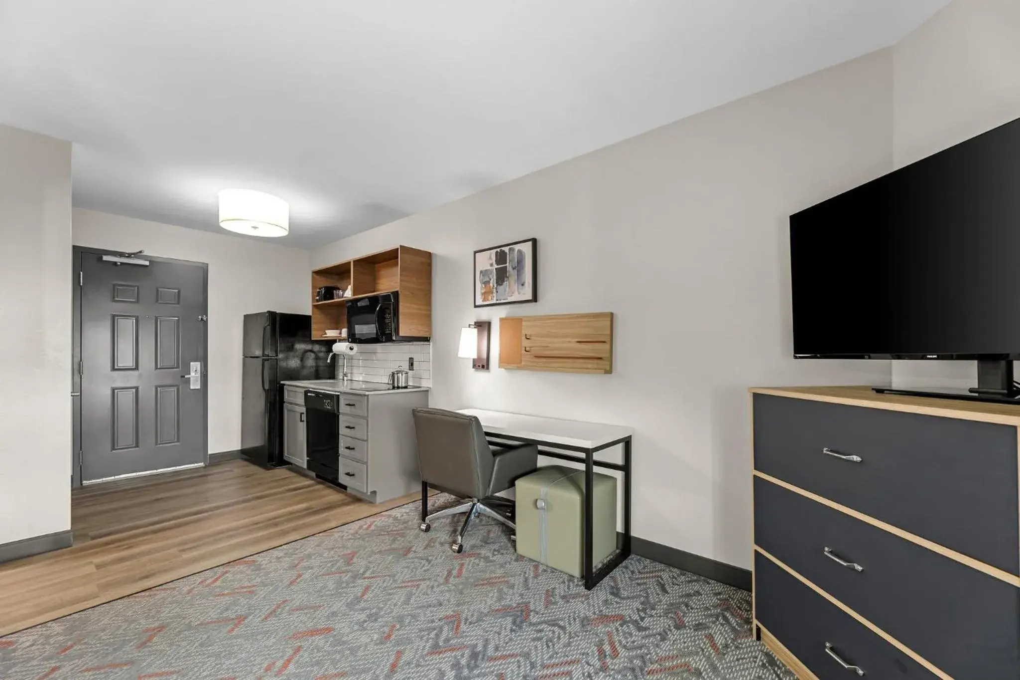 Studio Queen Suite in Candlewood Suites Flowood, MS by IHG Studio Queen Suite in Candlewood Suites Flowood, MS by IHG