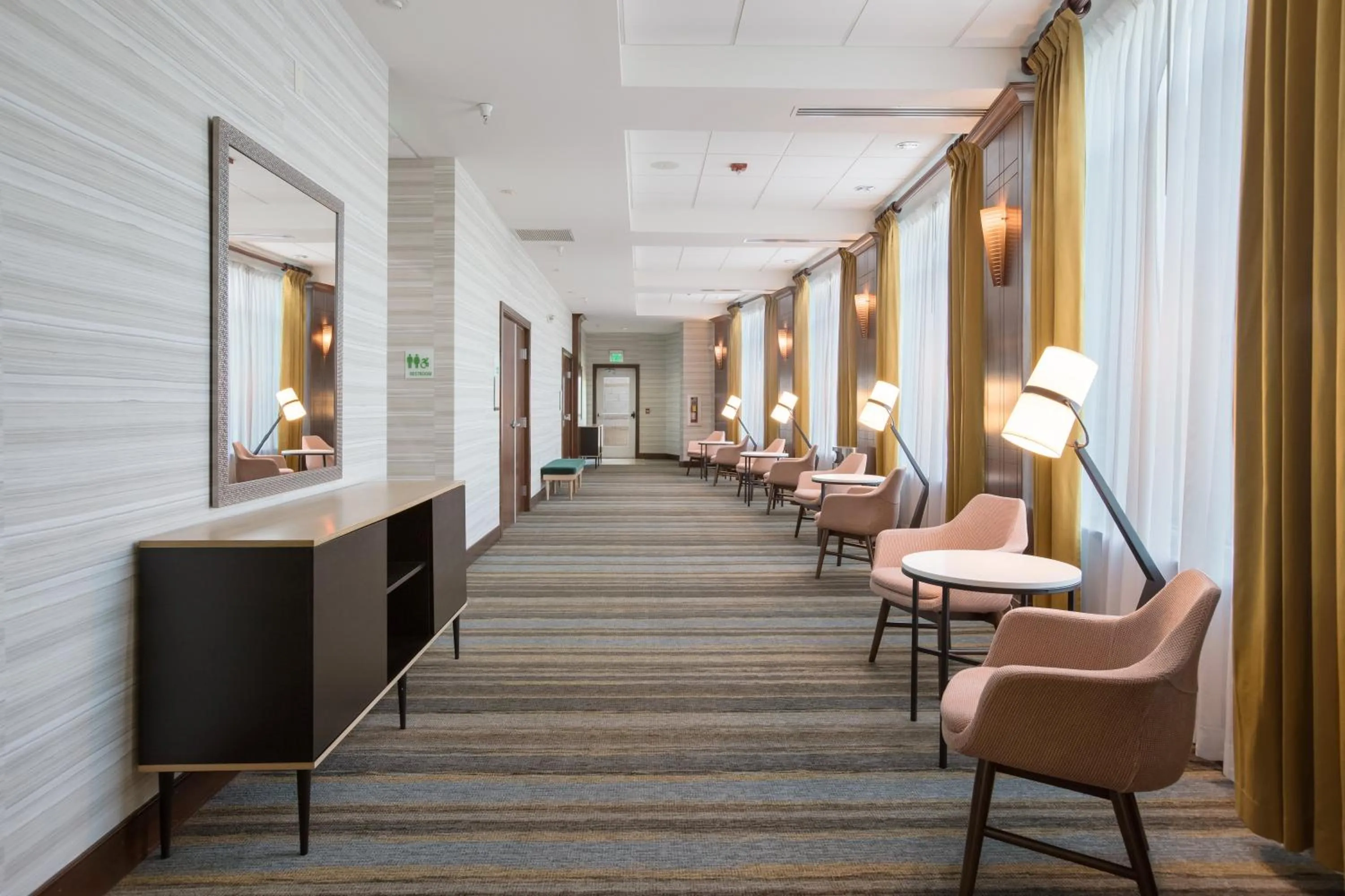 Lobby or reception in Holiday Inn Jackson NW - Airport Road by IHG