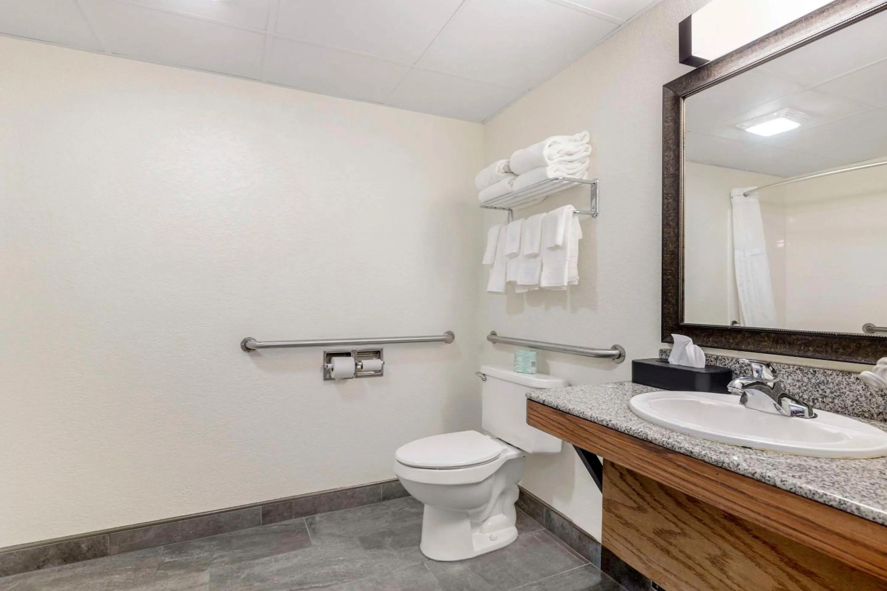 Bedroom in Comfort Inn & Suites Mt Rushmore