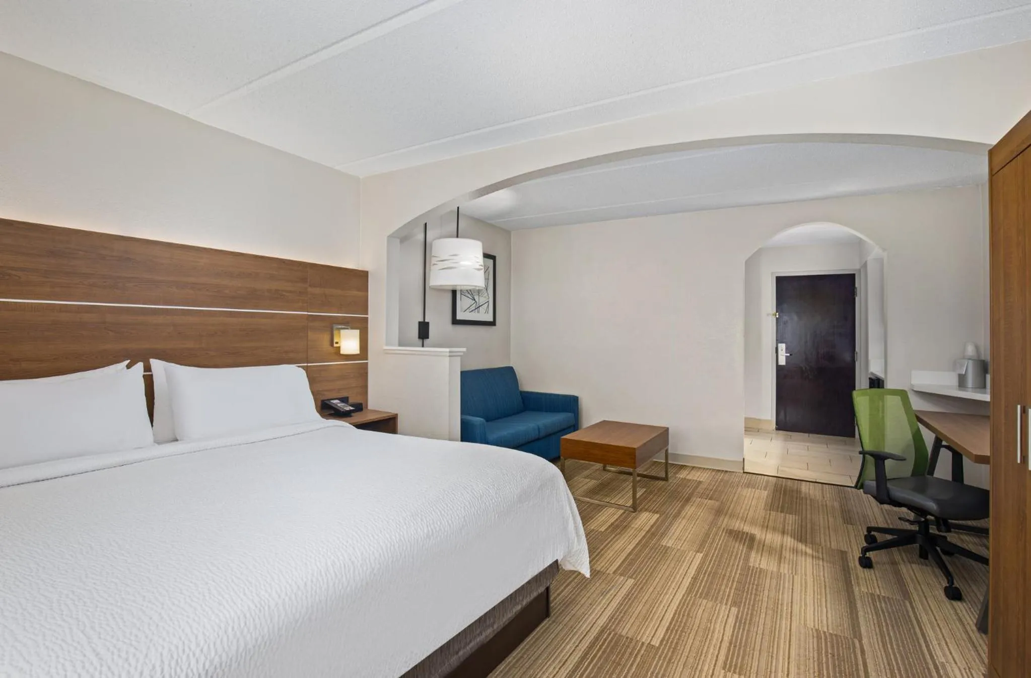 Photo of the whole room, Bed in Holiday Inn Express & Suites Kings Mountain - Shelby Area by IHG