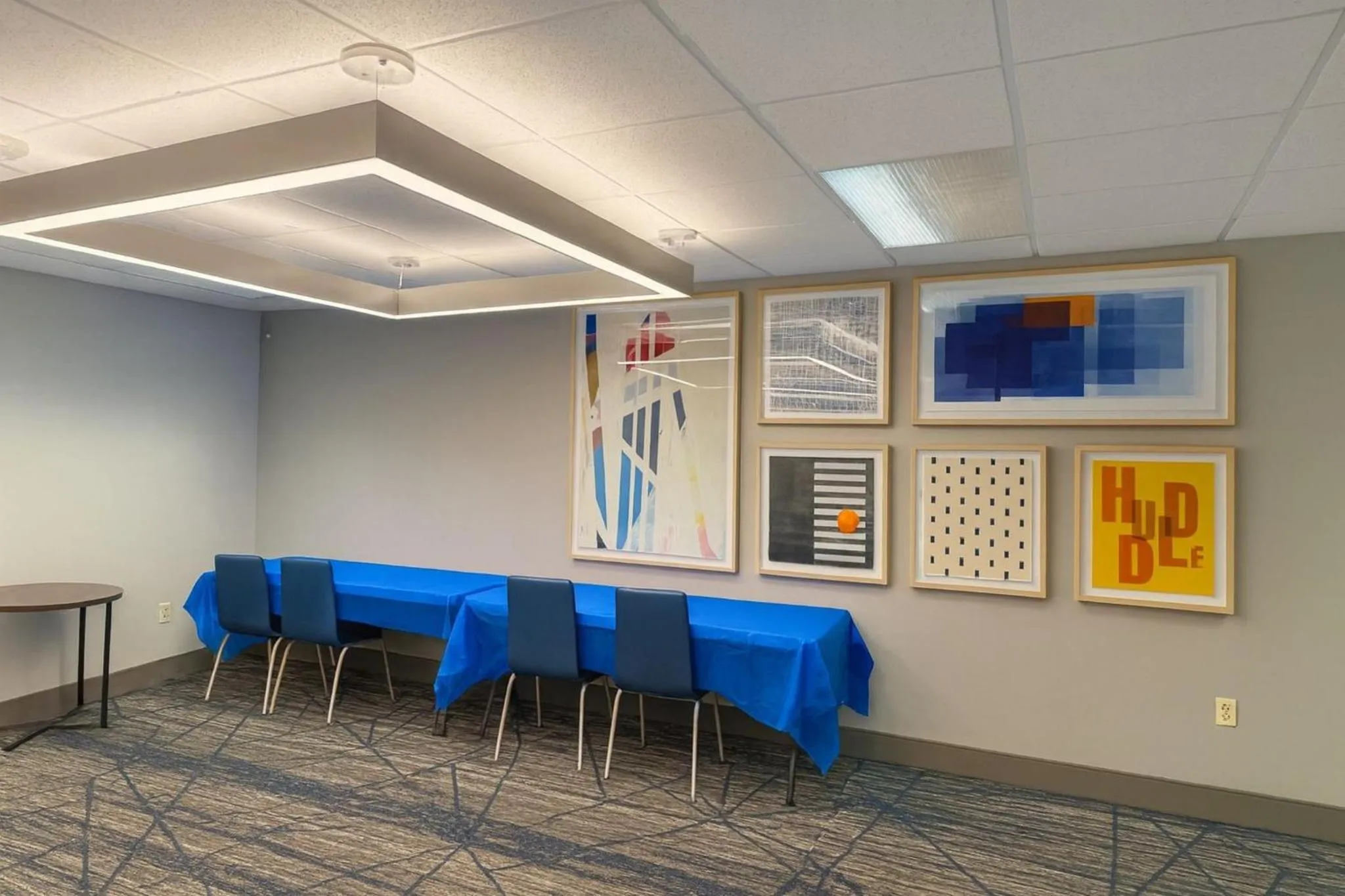Meeting/conference room in Holiday Inn Express & Suites Alliance by IHG