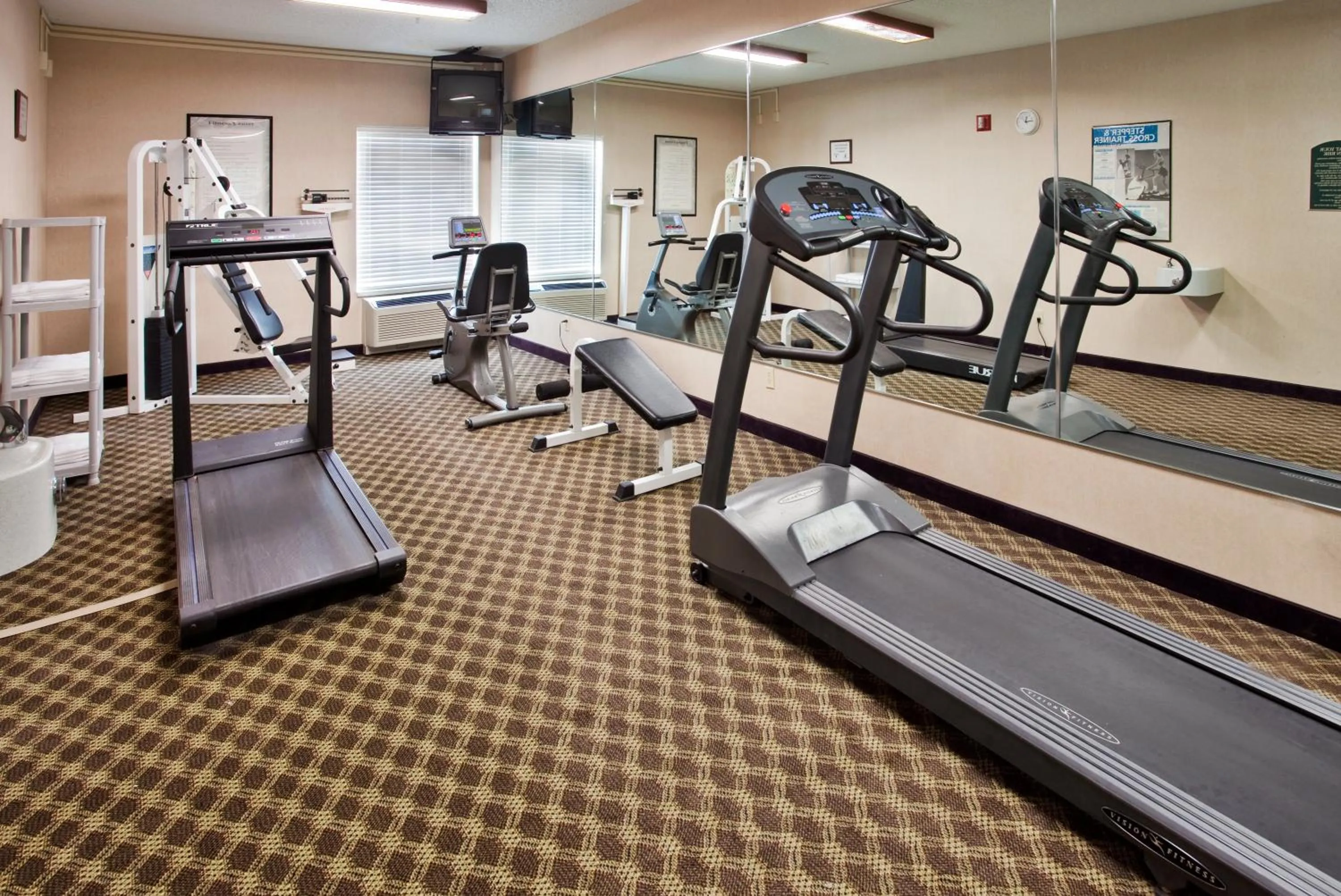 Fitness centre/facilities in Spark By Hilton Lansing