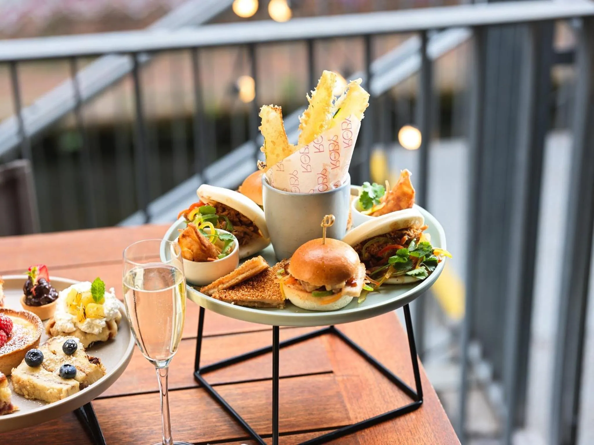 Restaurant/places to eat in Holiday Inn Manchester - City Centre by IHG