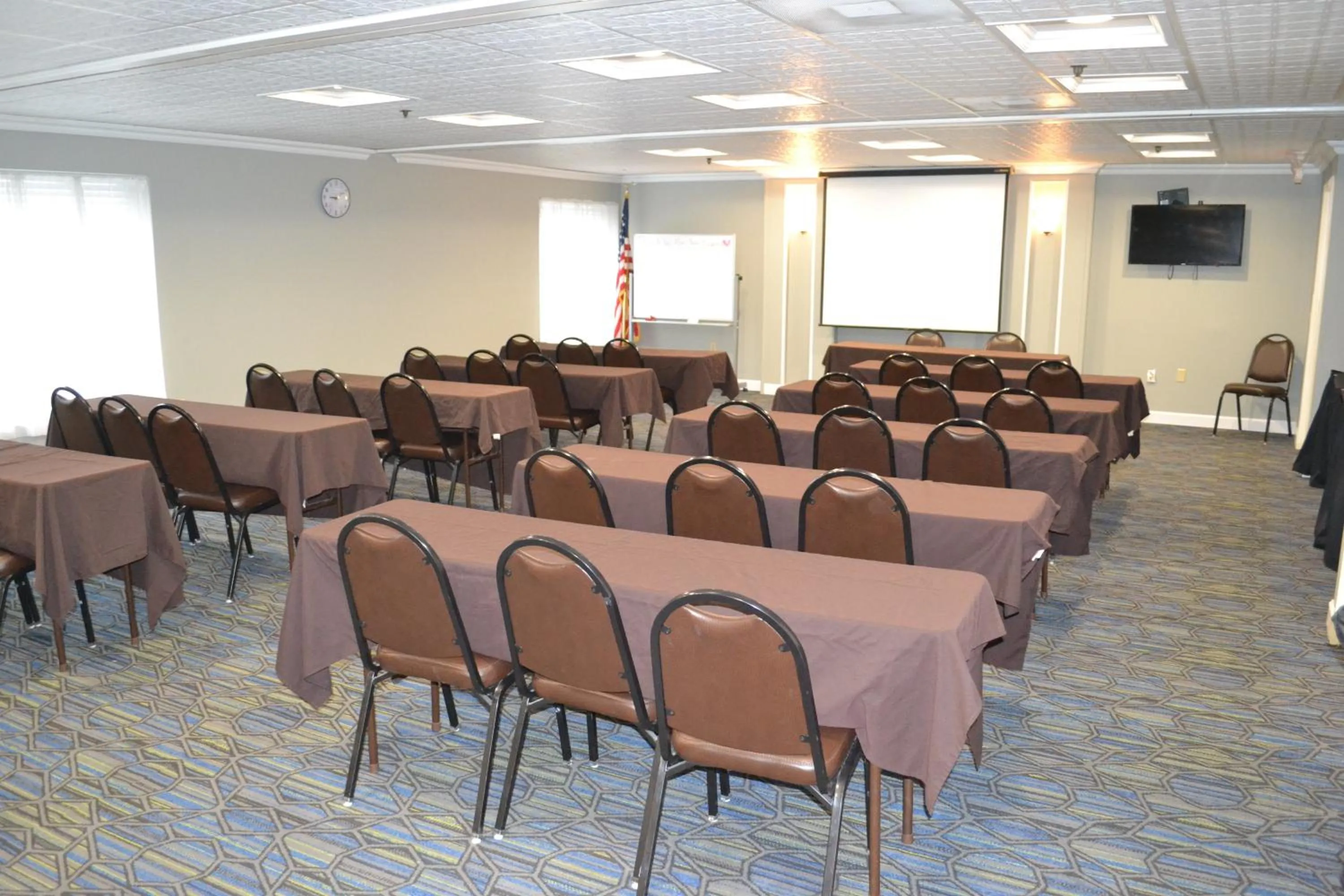 Meeting/conference room in Holiday Inn Express Harrisburg SW - Mechanicsburg by IHG