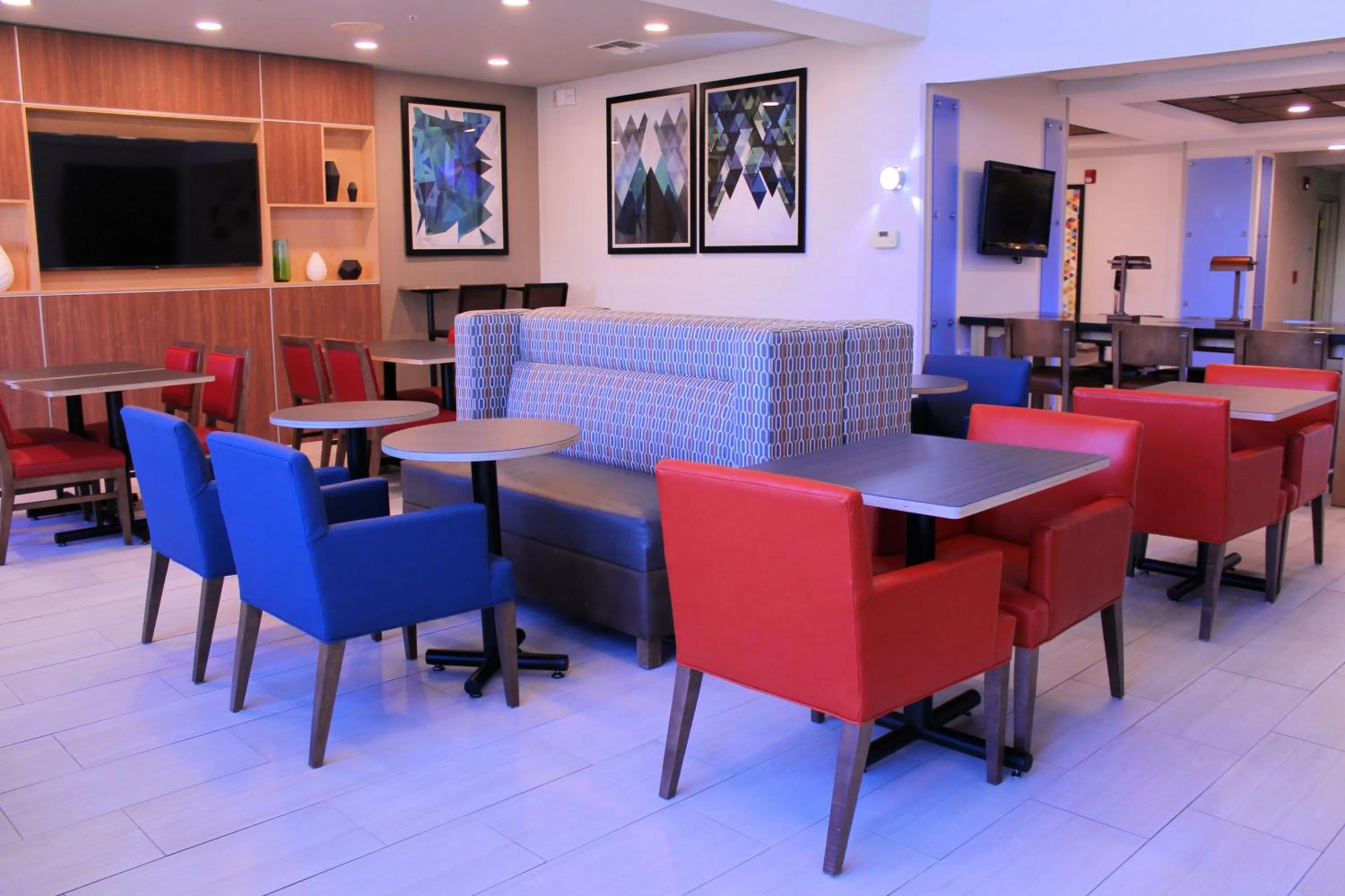 Breakfast in Holiday Inn Express Minden by IHG