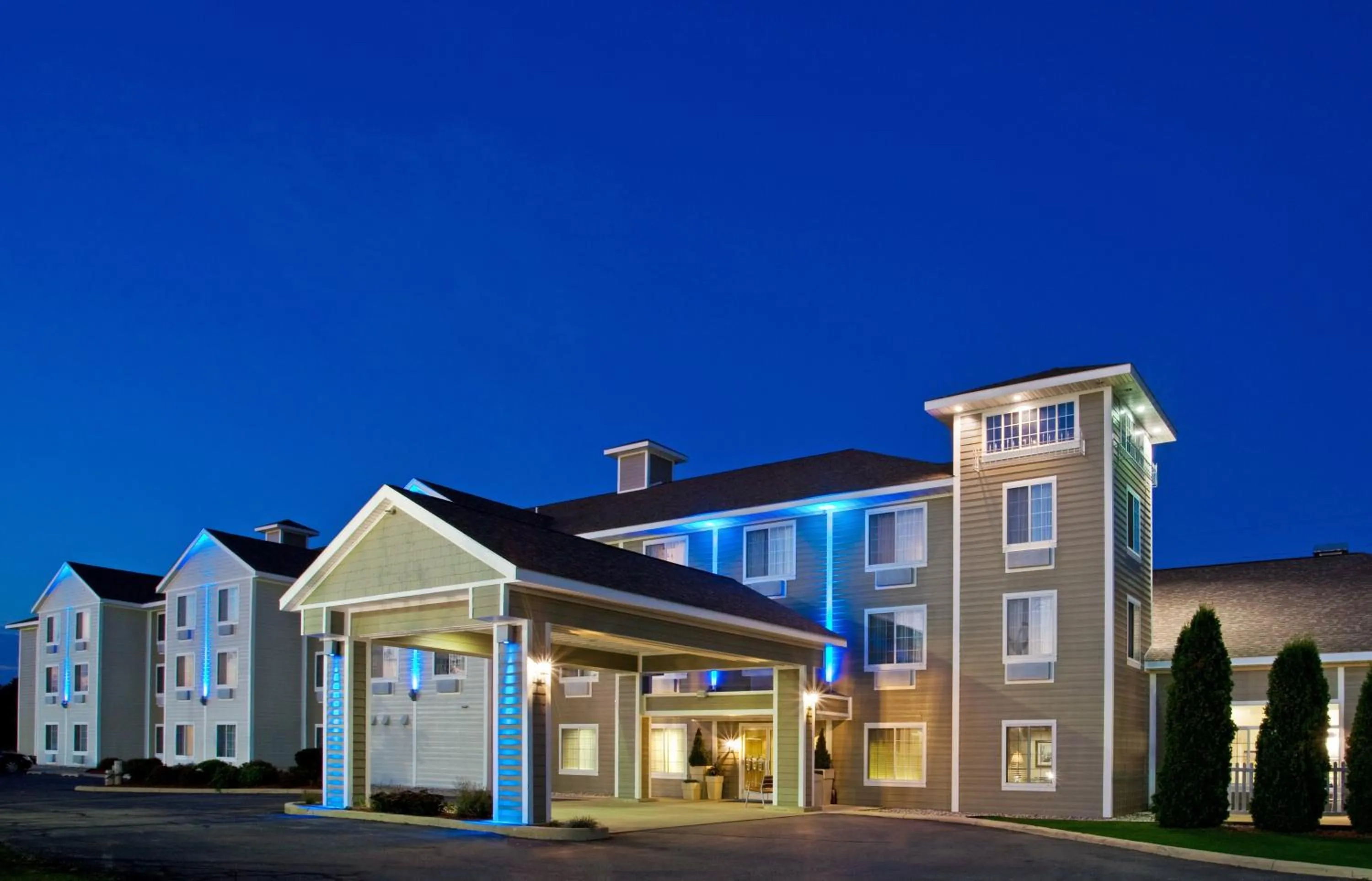 Property building in Holiday Inn Express & Suites New Buffalo, MI by IHG