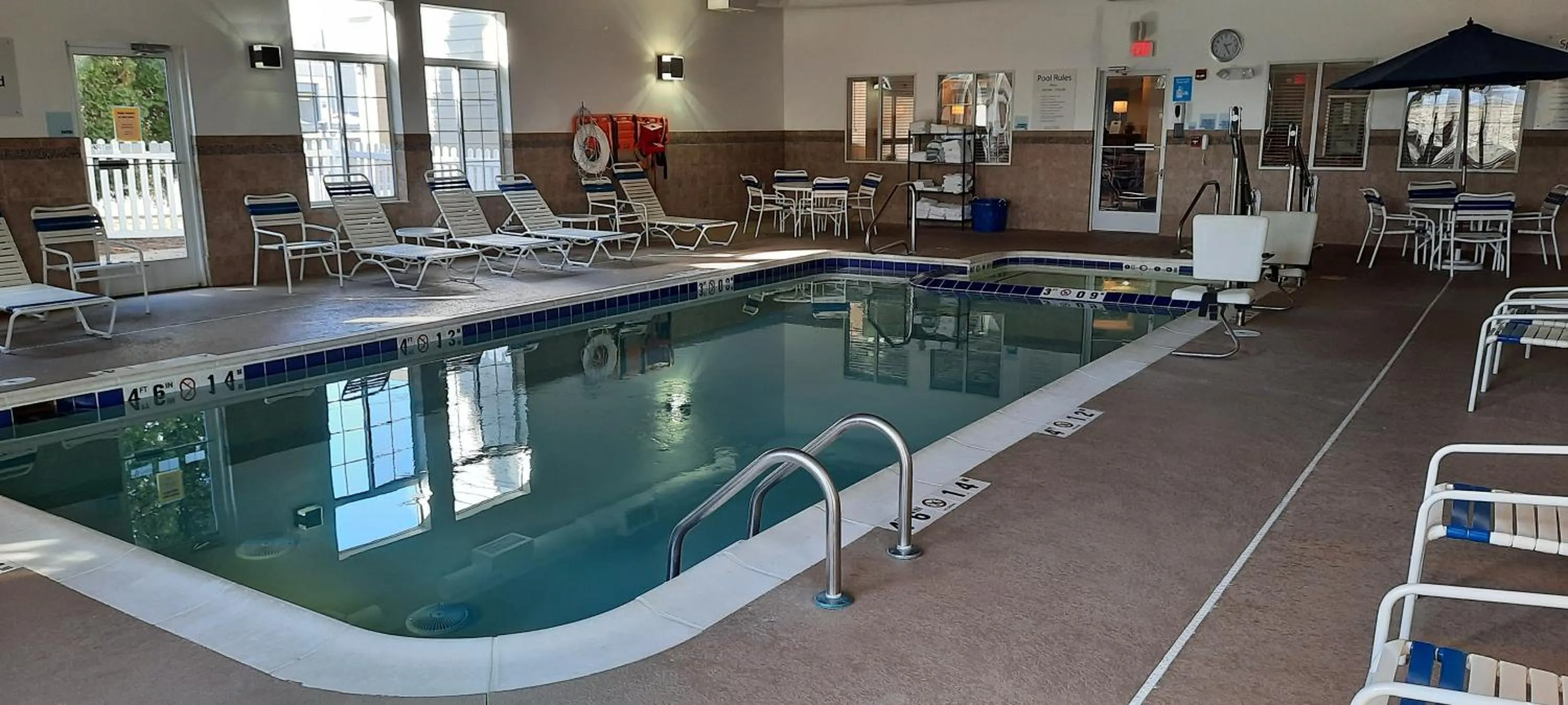 Swimming pool in Holiday Inn Express & Suites New Buffalo, MI by IHG