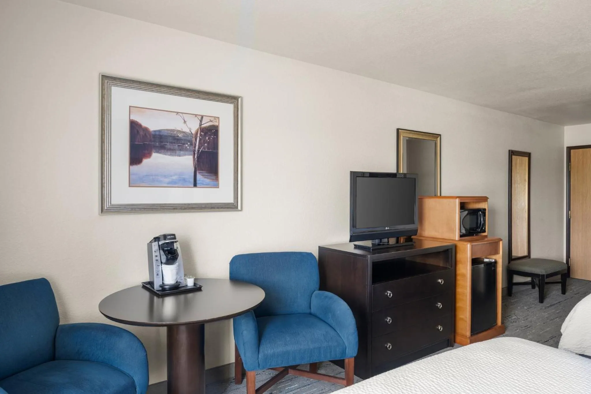 Photo of the whole room, Bed in Holiday Inn Express & Suites New Buffalo, MI by IHG