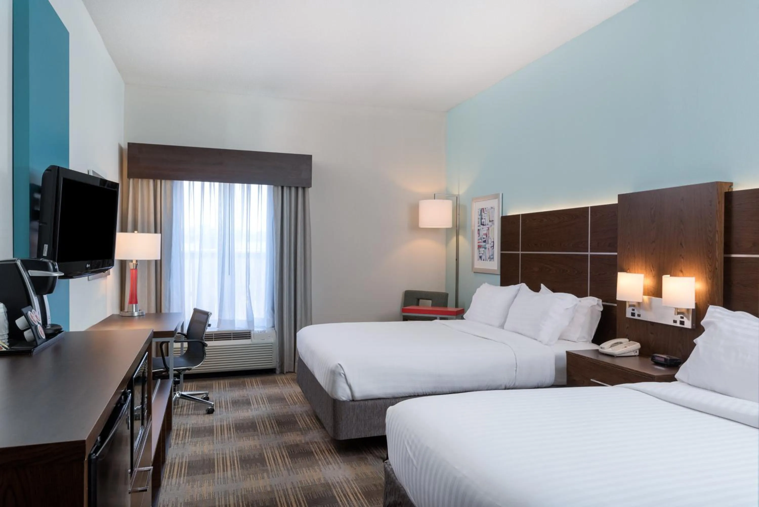 Photo of the whole room, Bed in Holiday Inn Express & Suites - Grenada by IHG