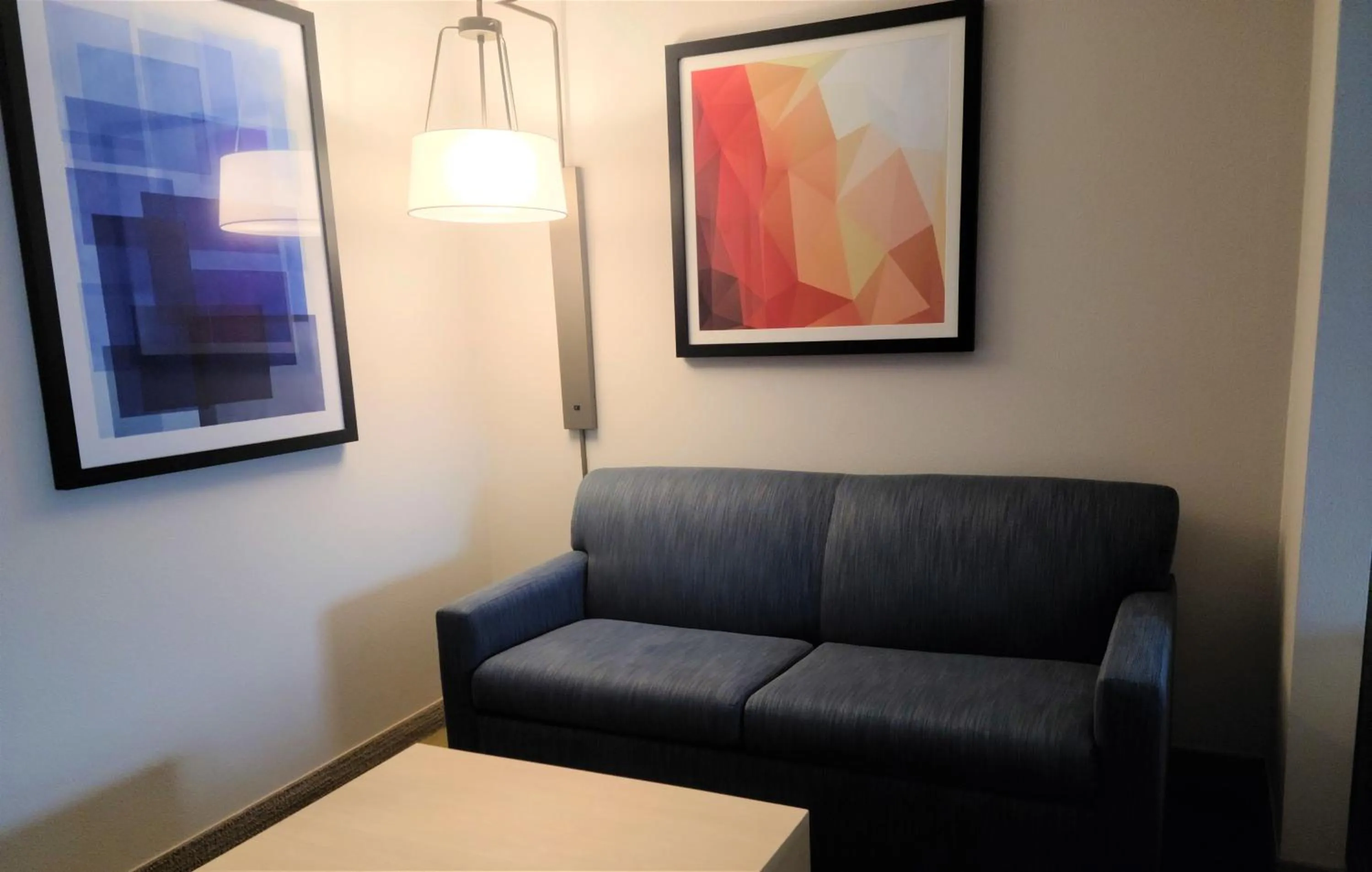 Photo of the whole room in Holiday Inn Express Lordstown-Newton Falls/Warren by IHG