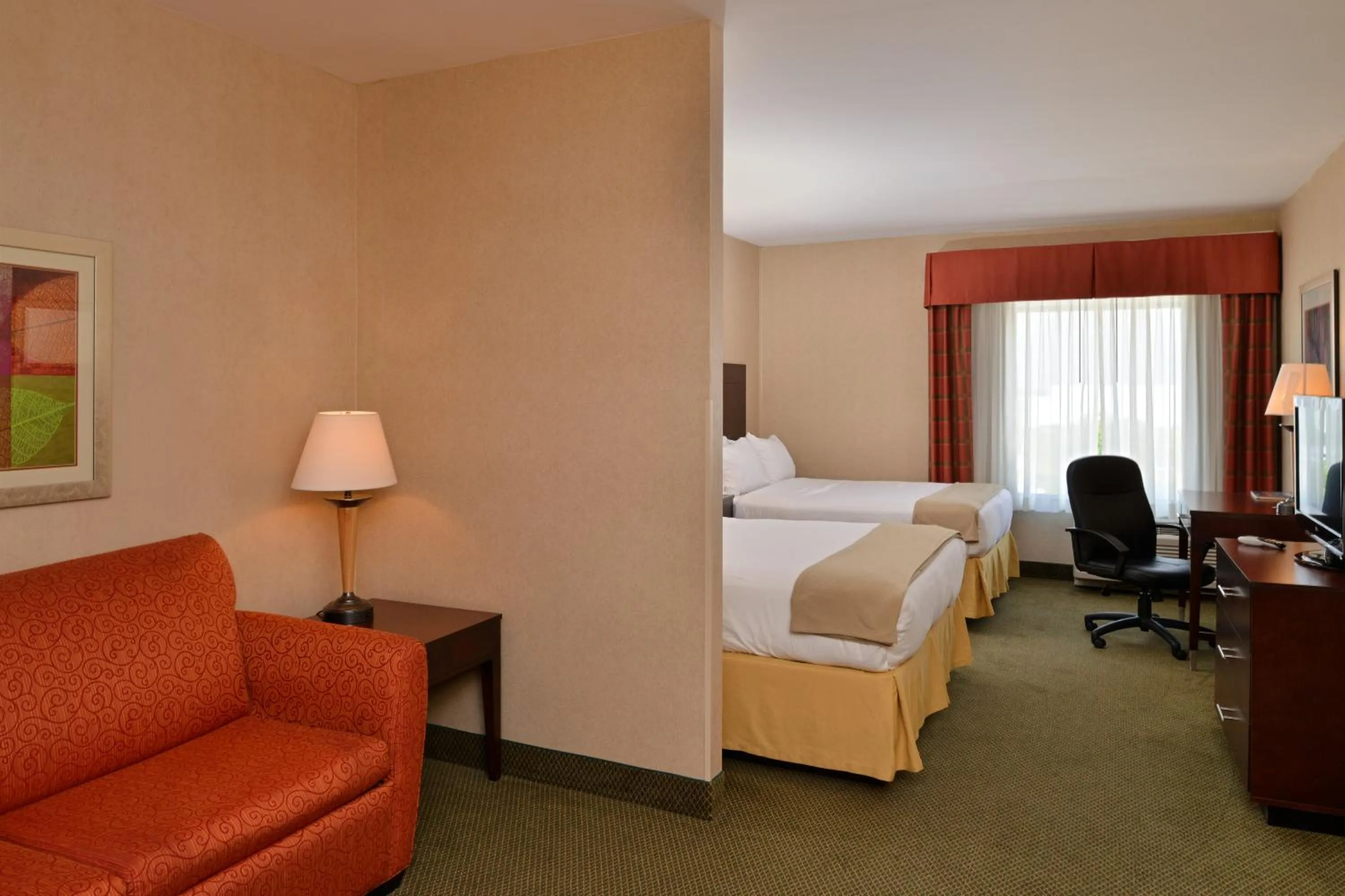 Photo of the whole room, Bed in Holiday Inn Express & Suites - Ocean City by IHG